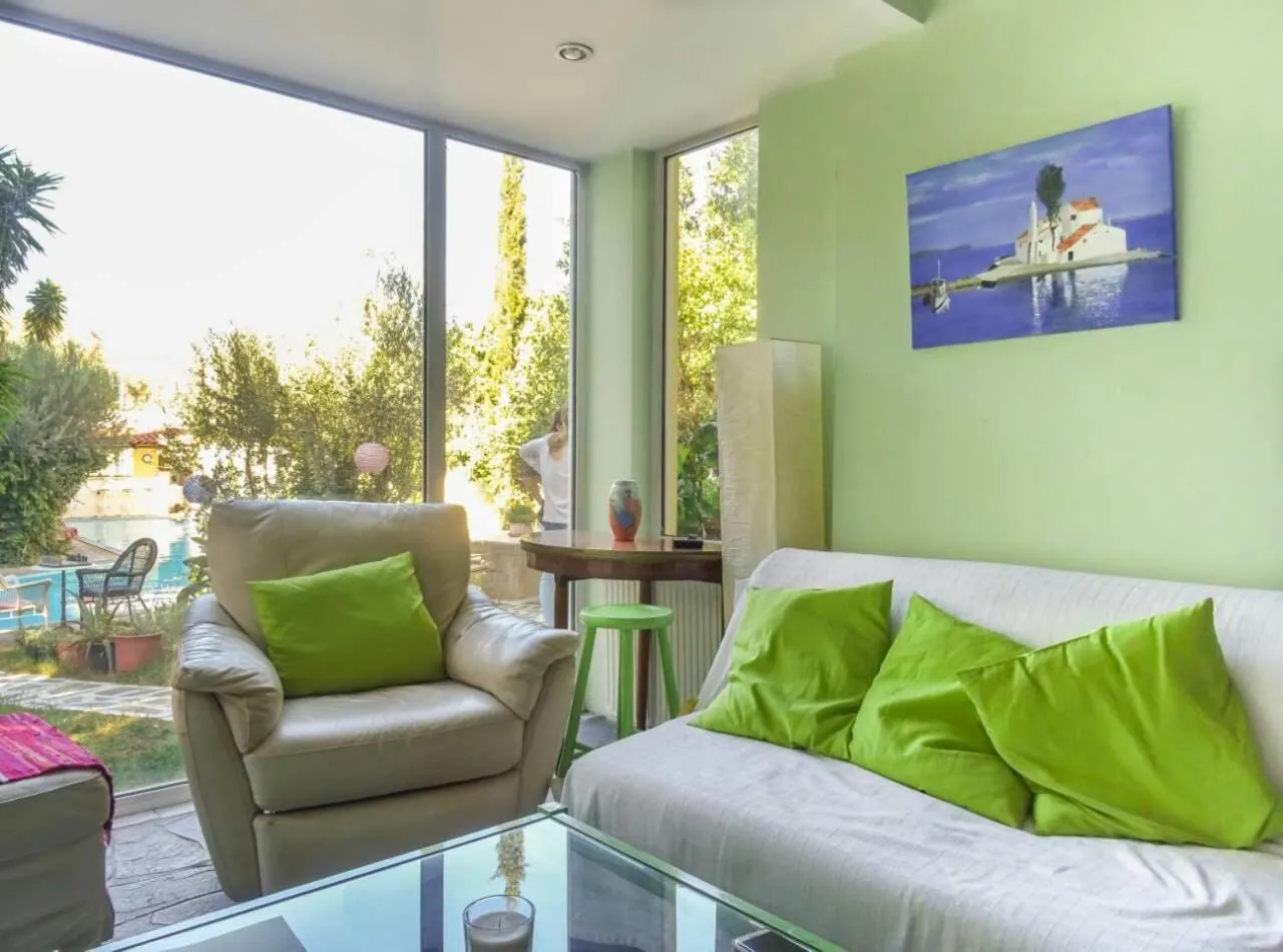 Living room in St. Thomas Bed and Breakfast