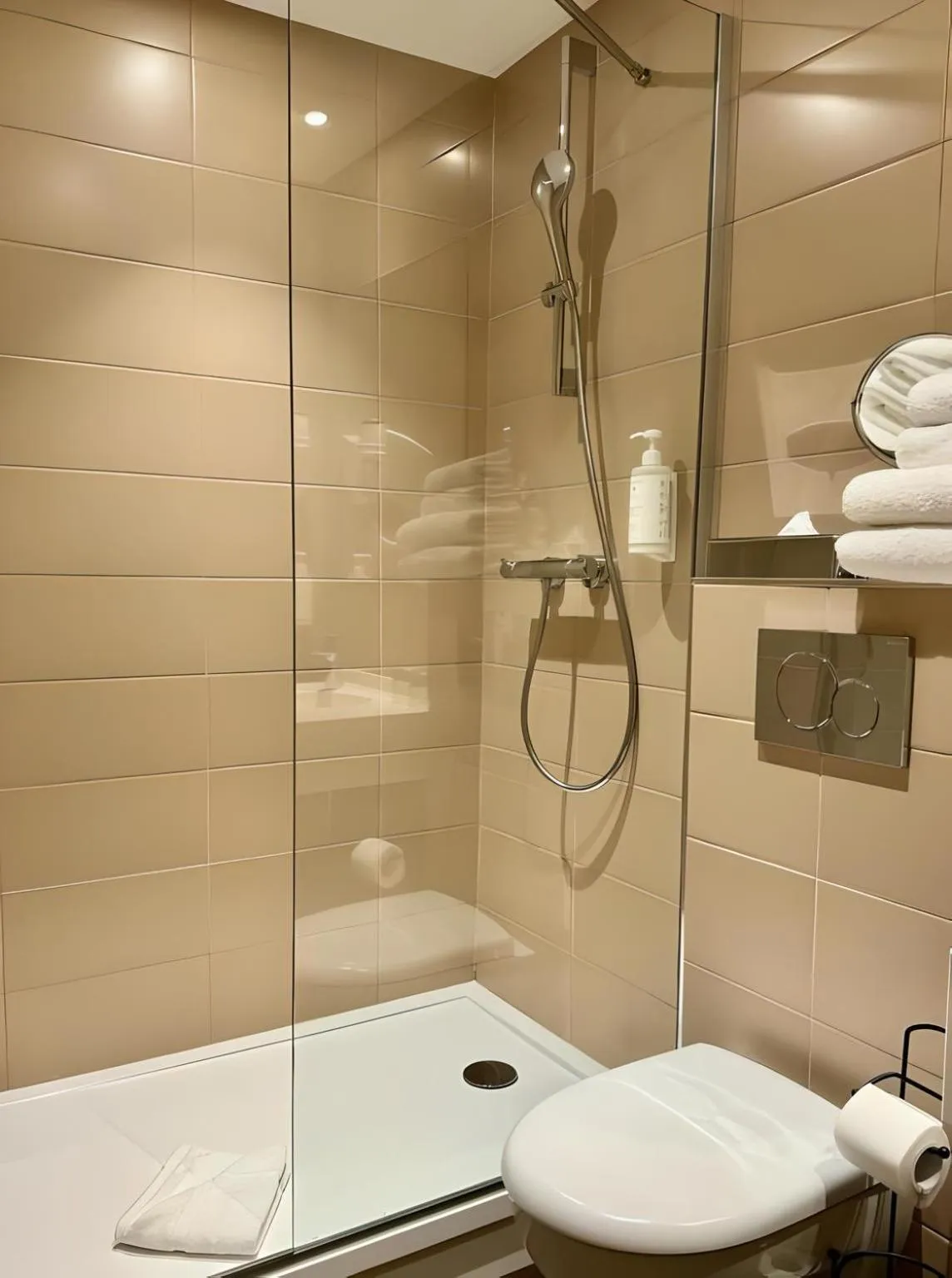 Bedroom in Hotel Lilas Blanc