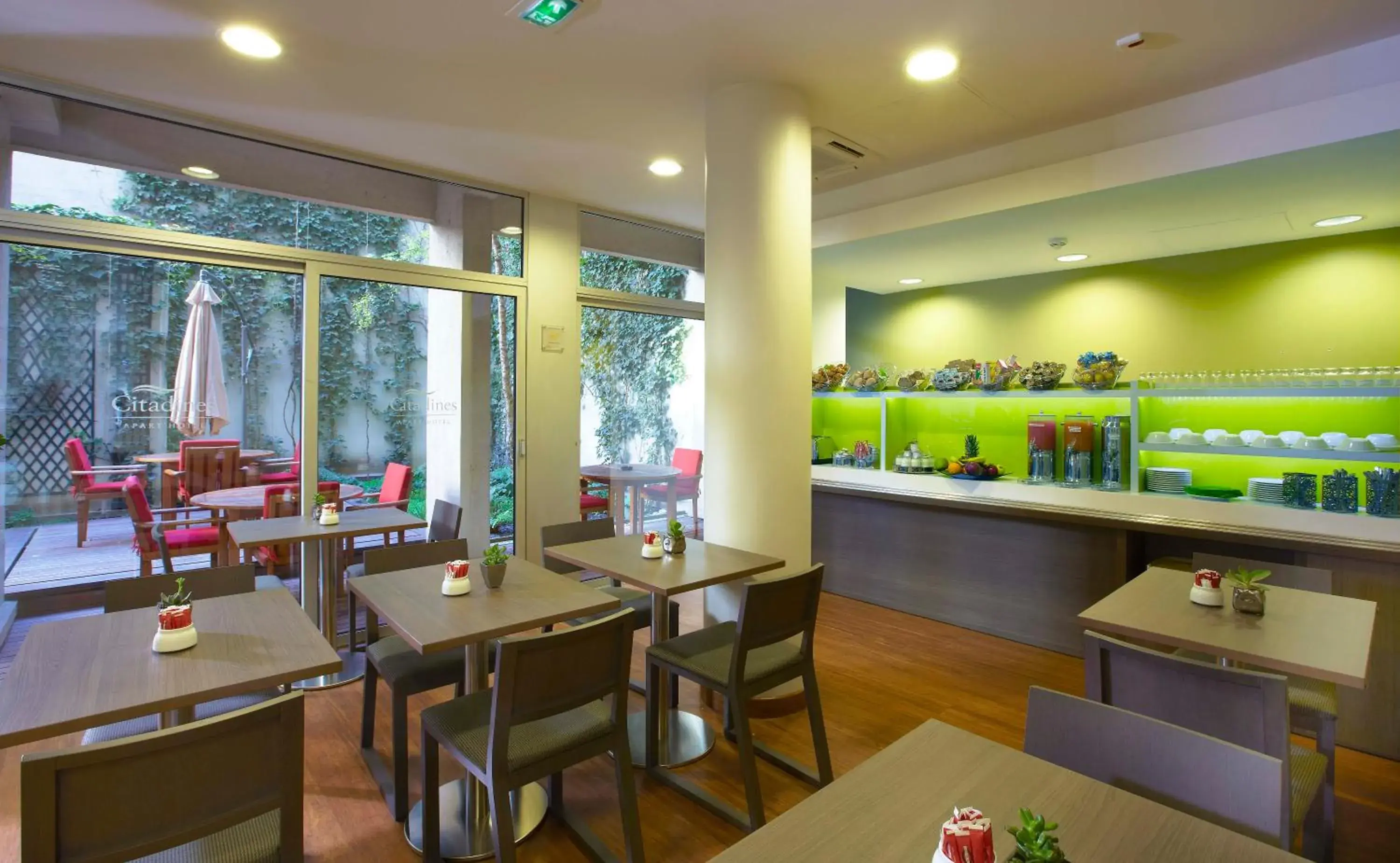 Restaurant/places to eat in Citadines Montparnasse Paris Restaurant/places to eat in Citadines Montparnasse Paris