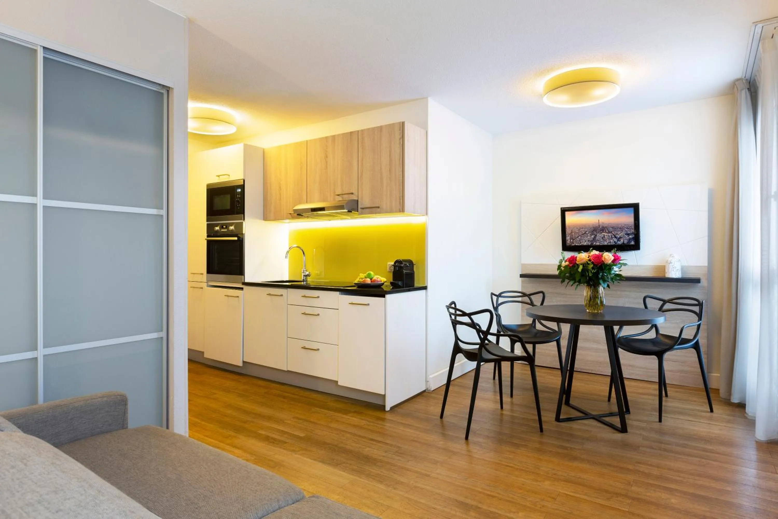 Living room in Citadines Tour Eiffel Paris