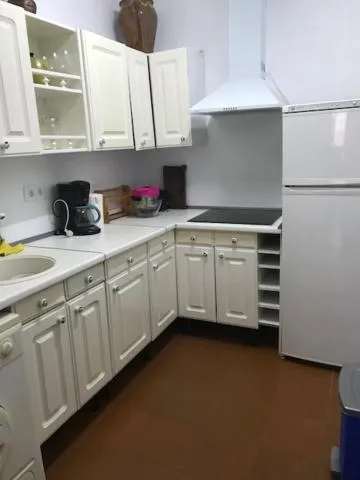 Kitchen or kitchenette in Casa Rural La Navarra