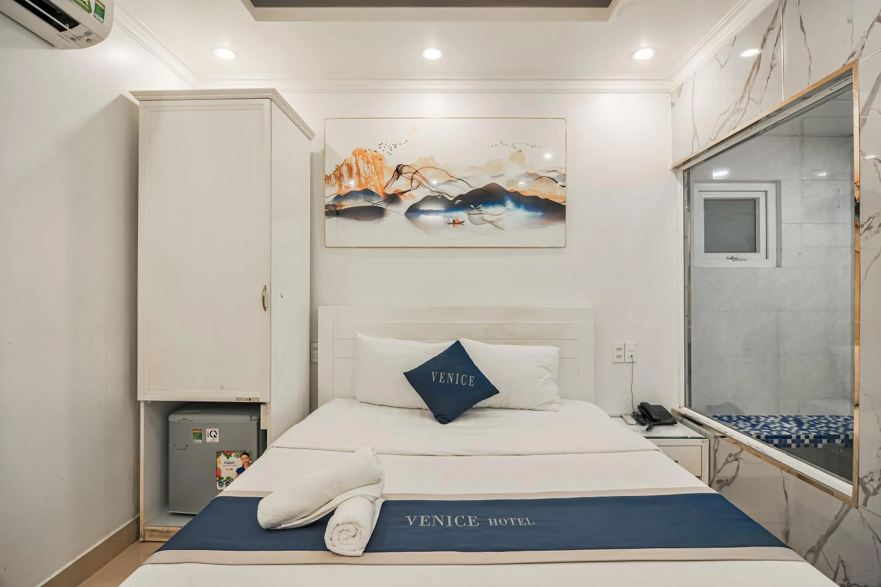 Bedroom, Bed in Venice Hotel