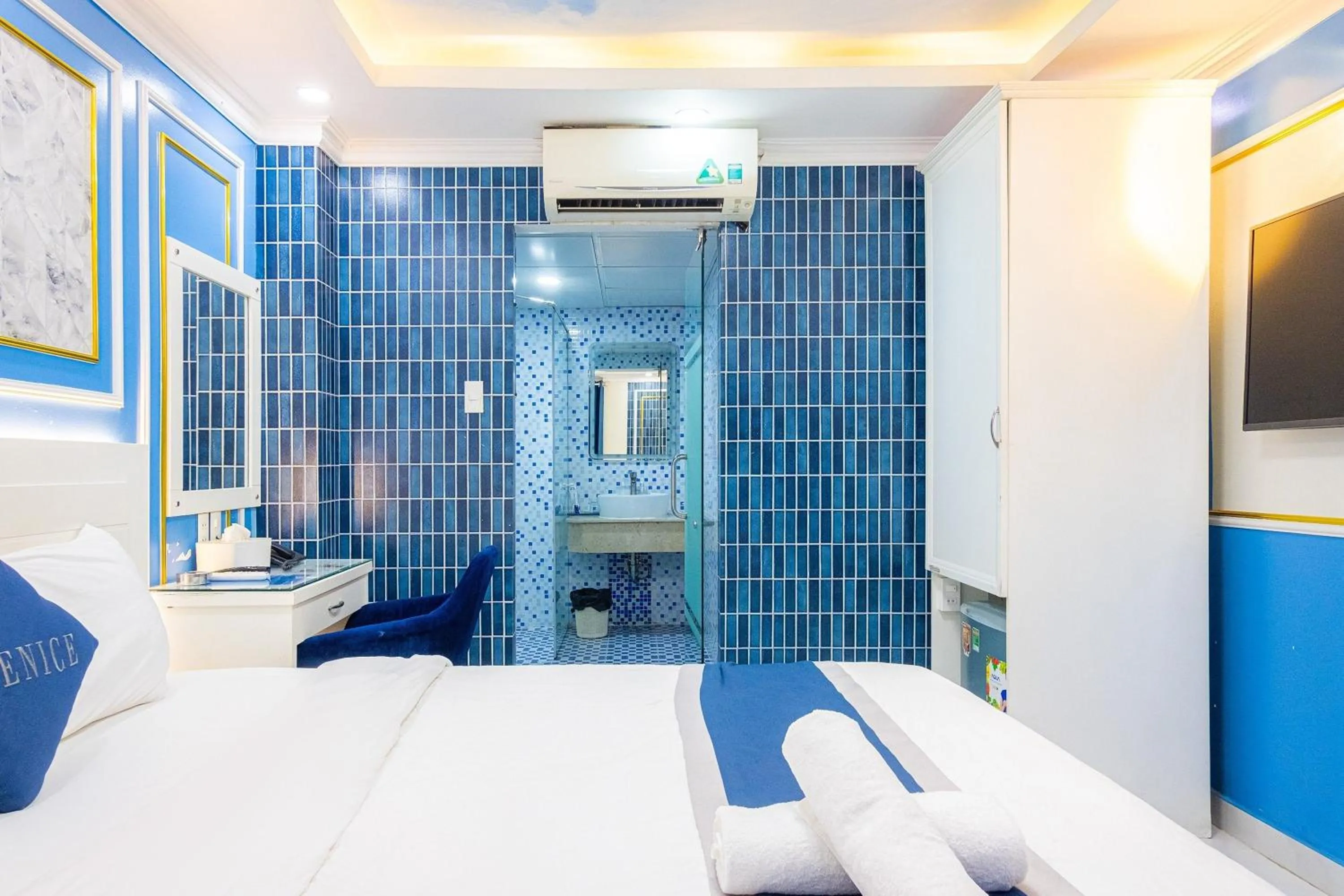 Bedroom, Bed in Venice Hotel