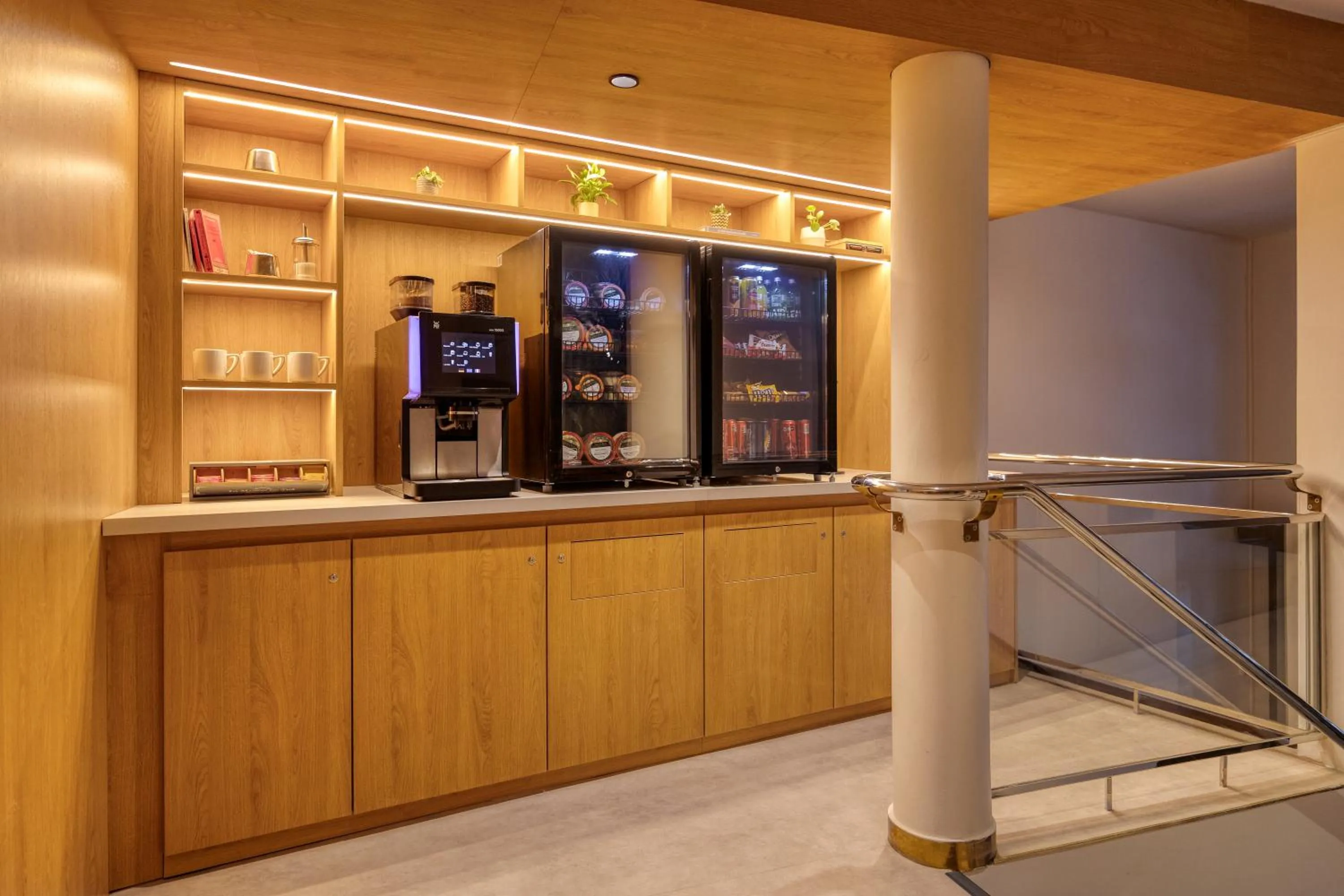 Coffee/tea facilities in Citadines République Paris