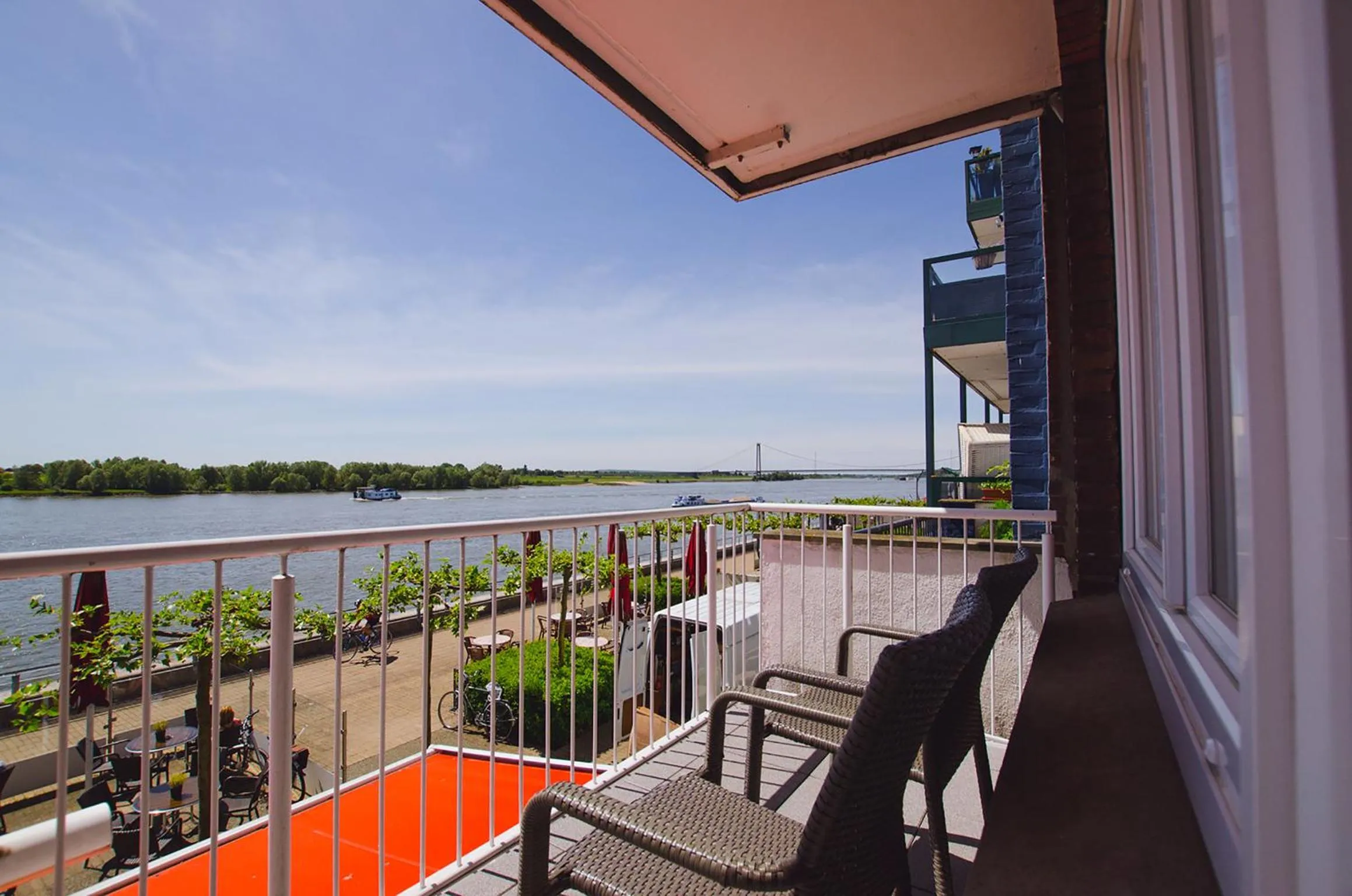 River view in Hotel Rheinpromenade8