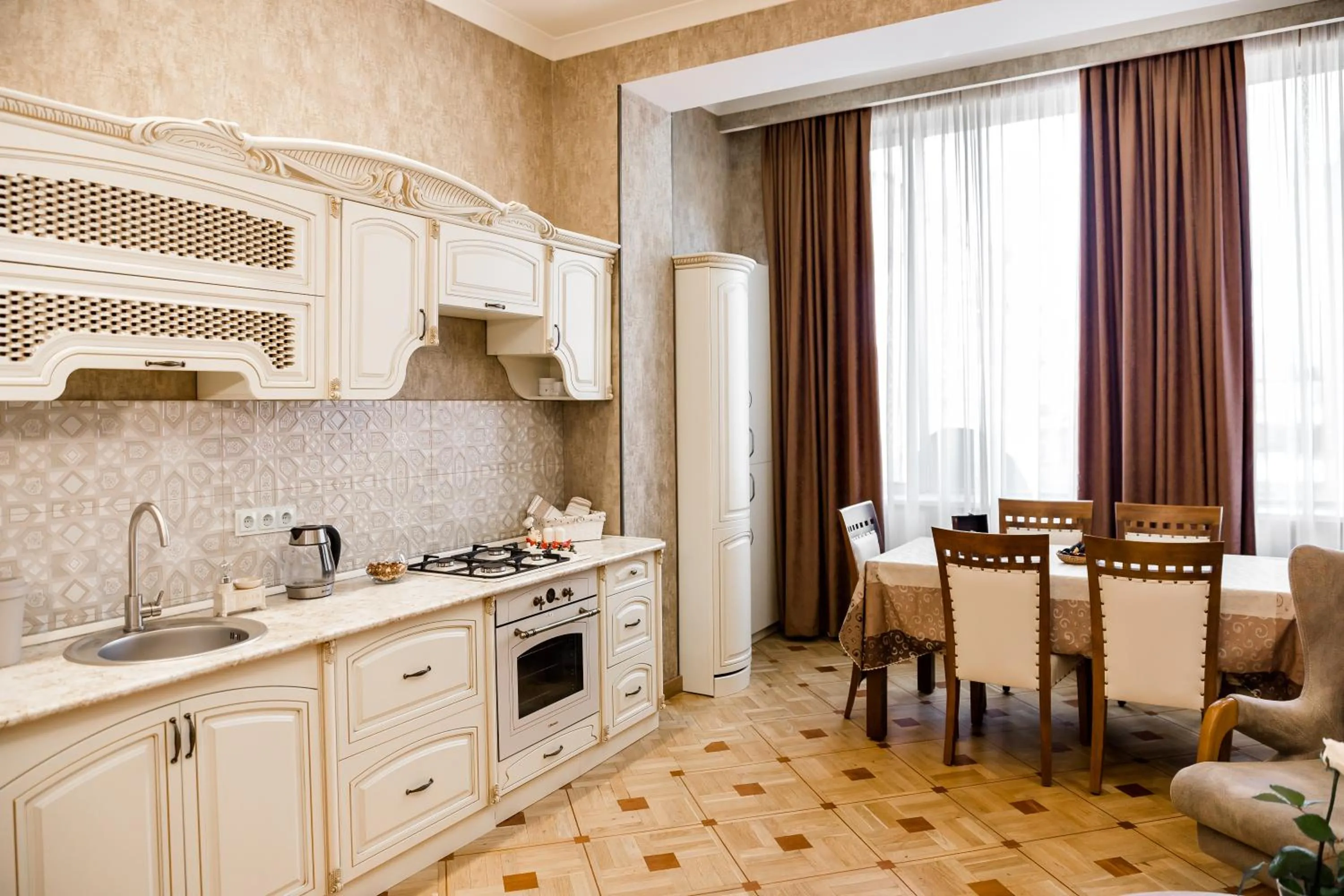 Coffee/tea facilities in Dat Exx Apartments on Marjanishvili