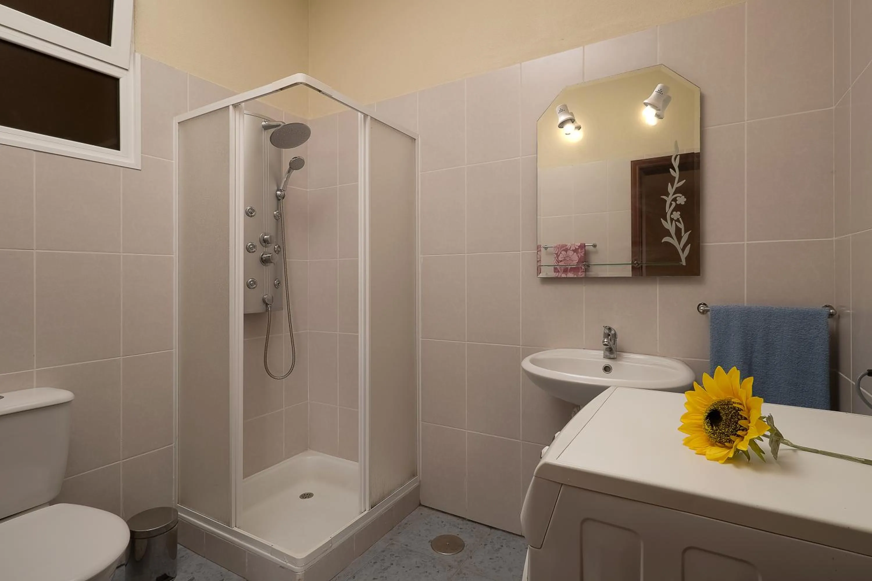 Bathroom in Paradise House Calheta