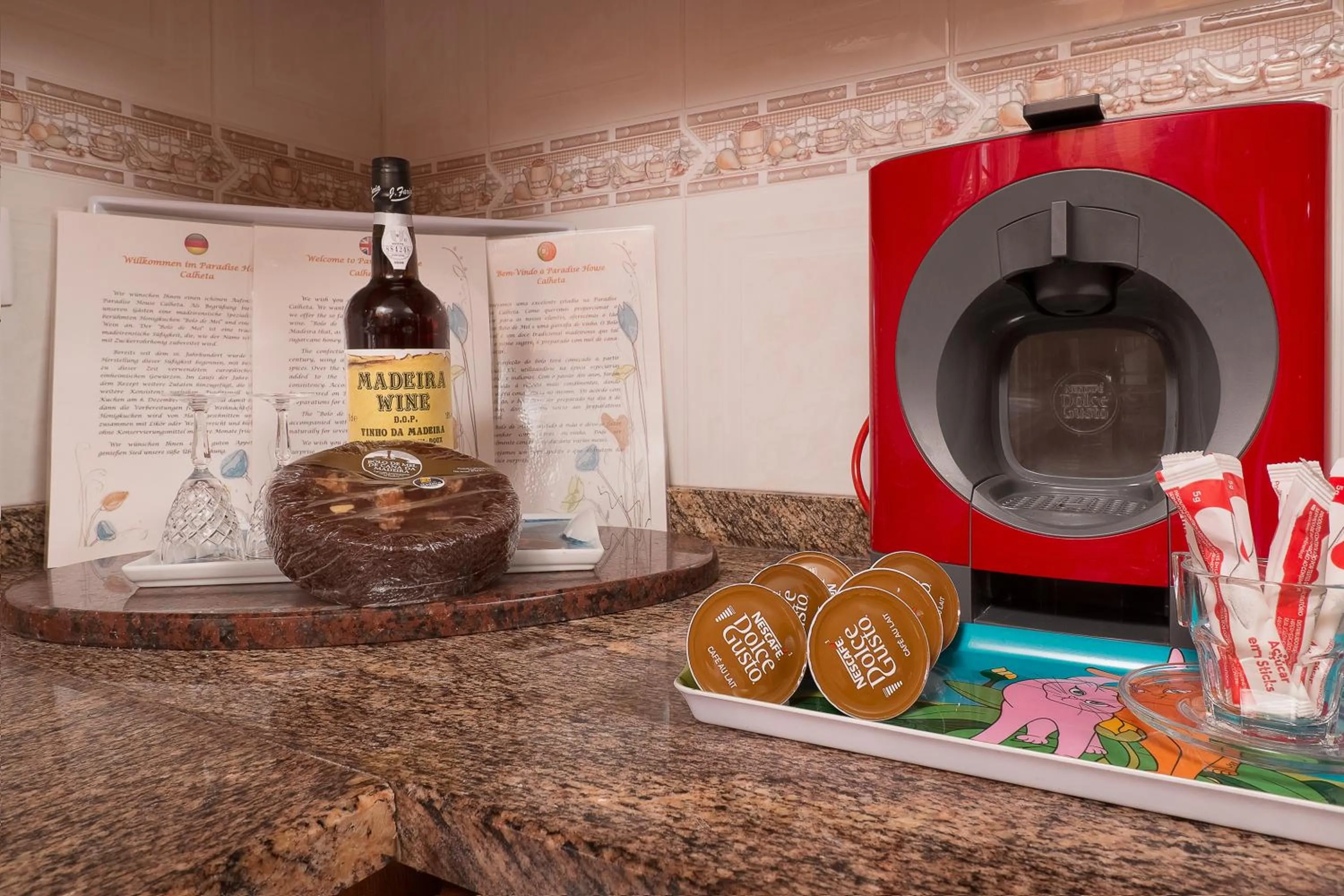 Coffee/tea facilities in Paradise House Calheta