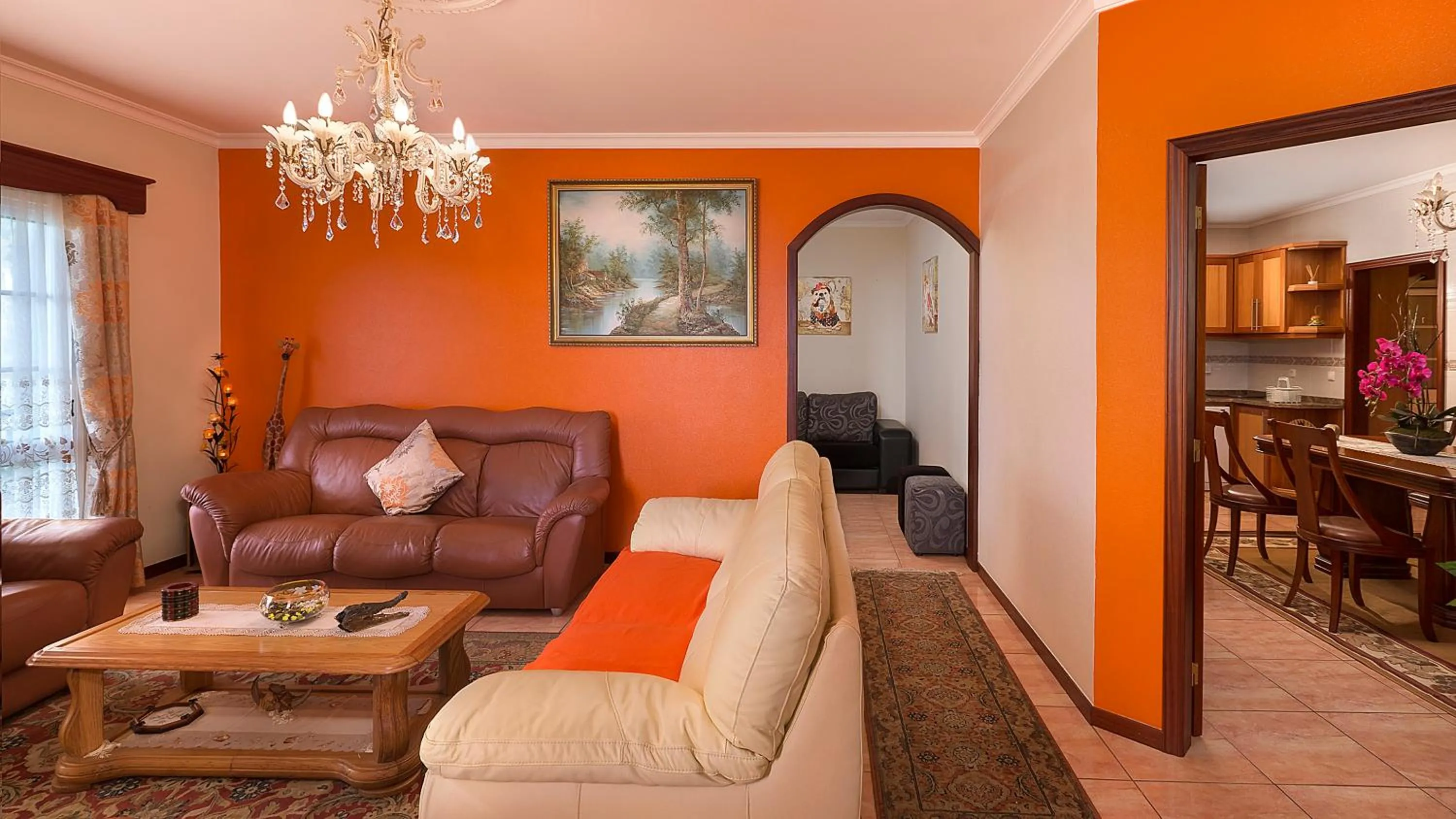 Communal lounge/ TV room in Paradise House Calheta