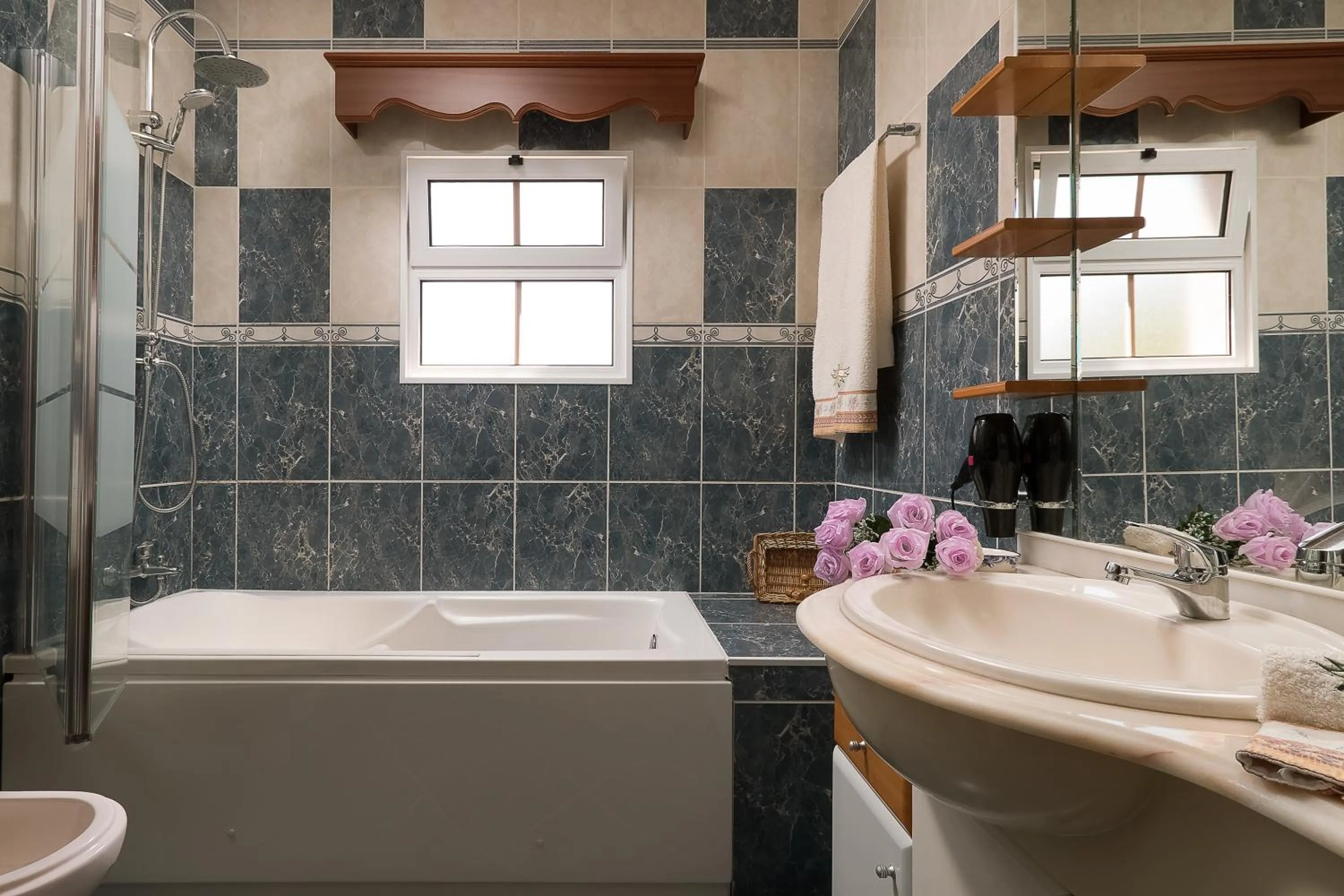 Shower in Paradise House Calheta