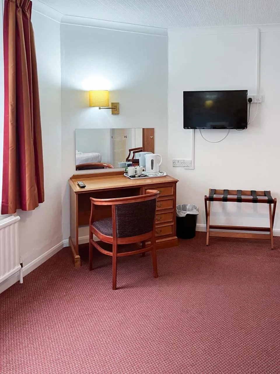 TV and multimedia in Oriel Hotel