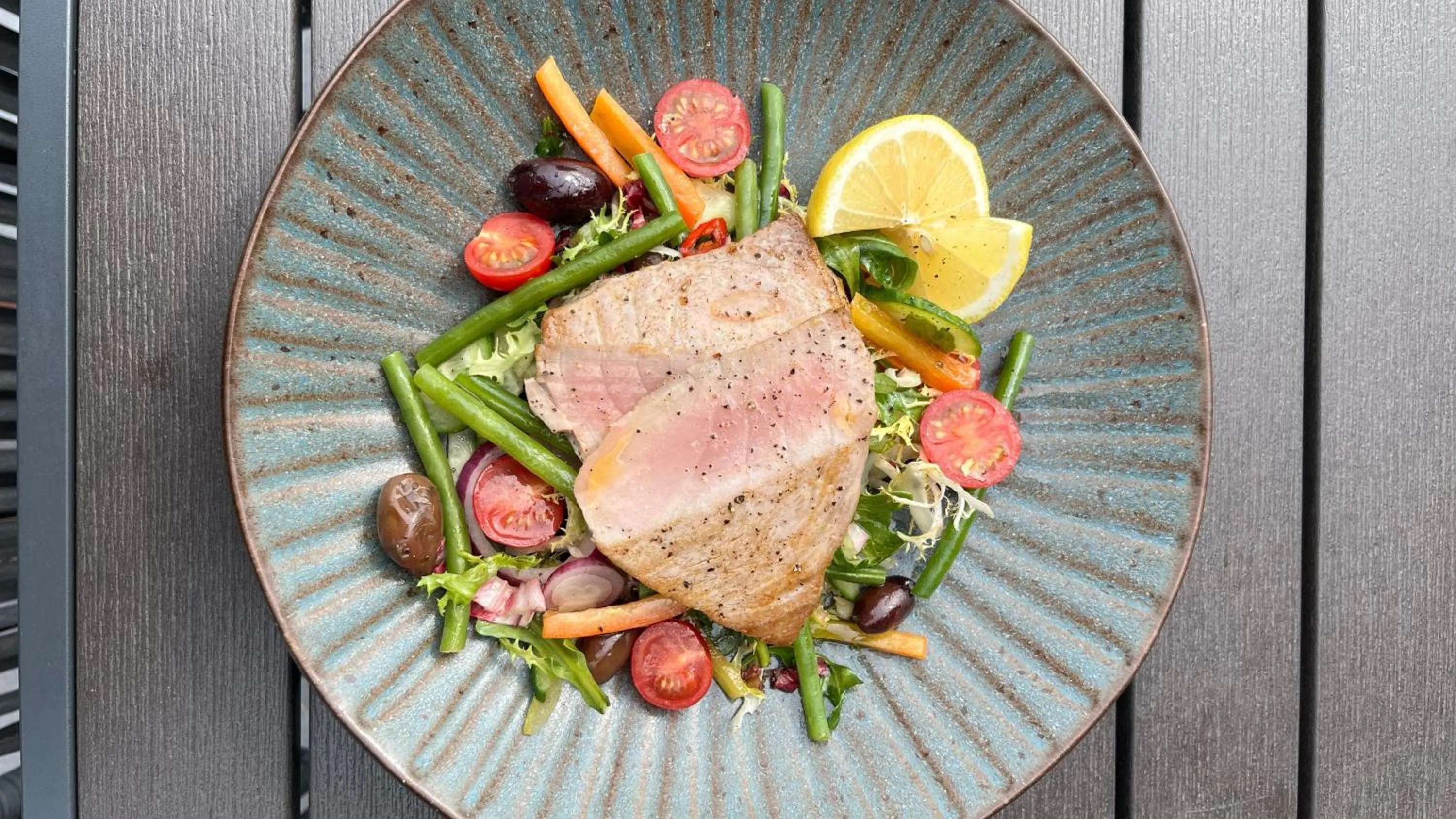 Restaurant/places to eat in Holiday Inn London Gatwick - Worth by IHG