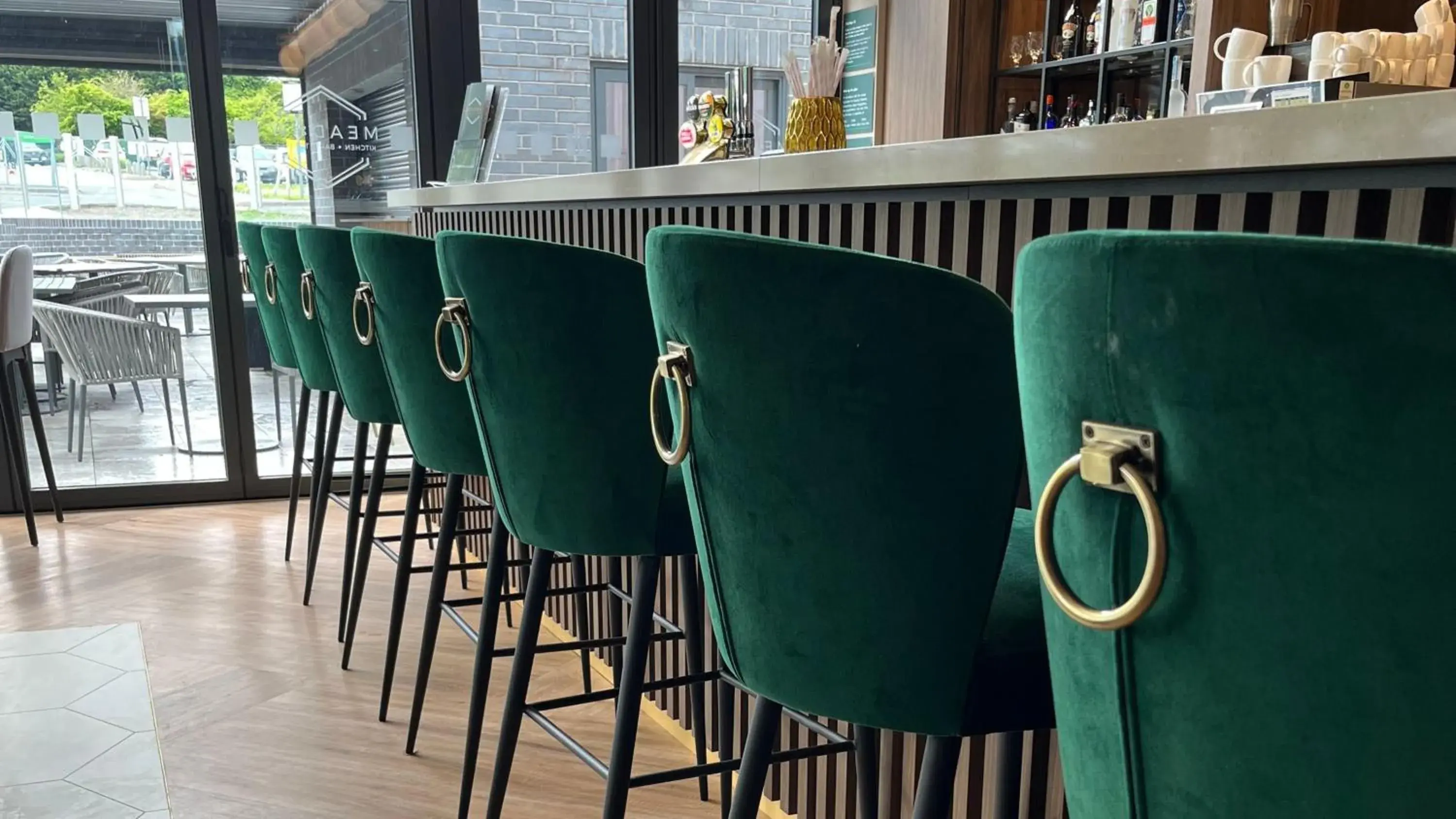 Restaurant/places to eat in Holiday Inn London Gatwick - Worth by IHG Restaurant/places to eat in Holiday Inn London Gatwick - Worth by IHG