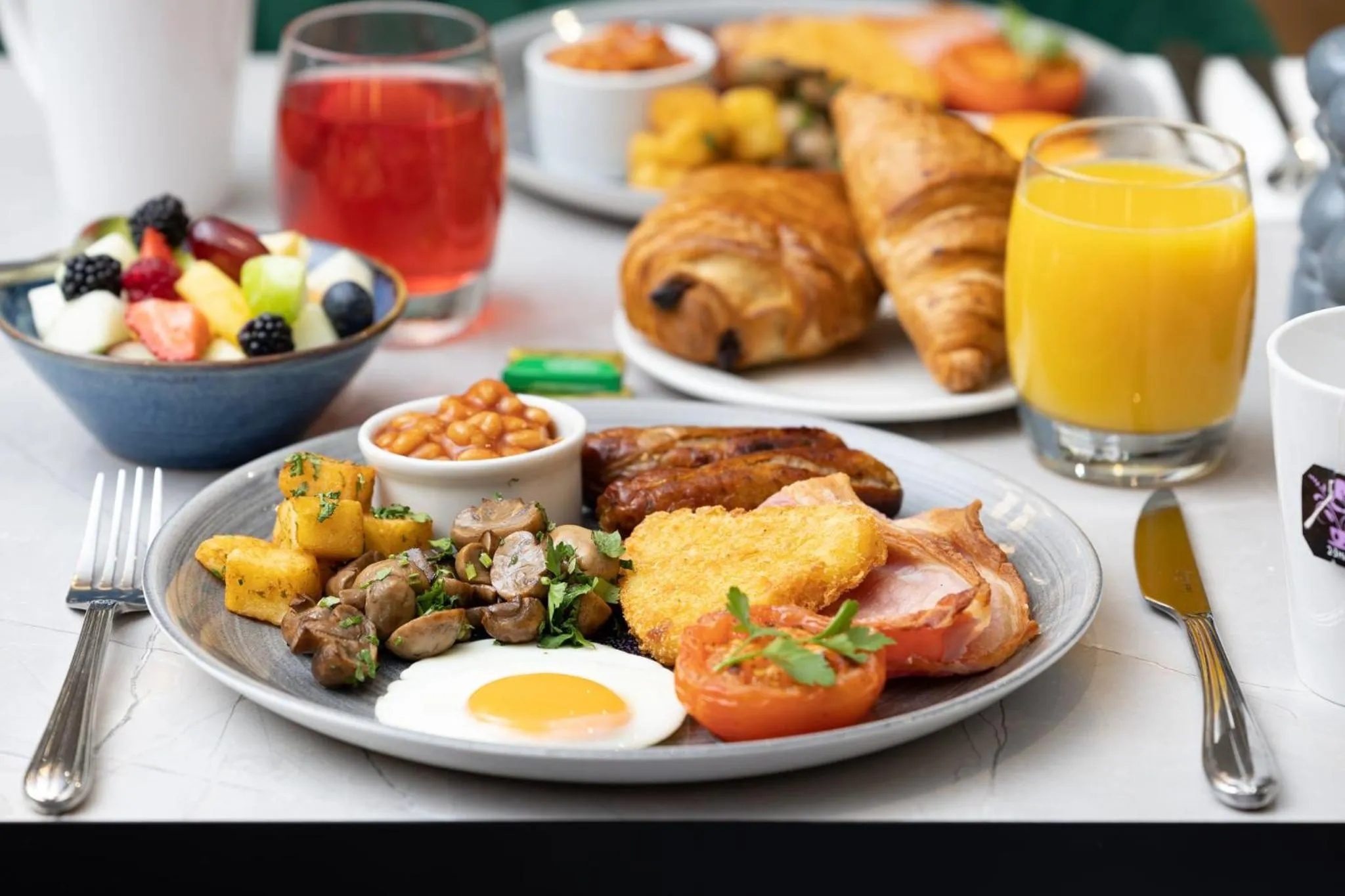 Breakfast in Holiday Inn London Gatwick - Worth by IHG