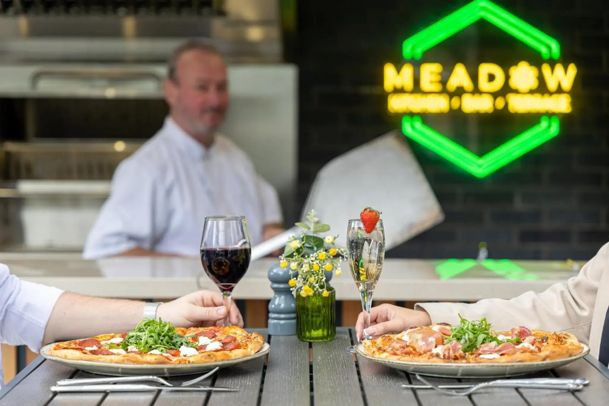 Restaurant/places to eat in Holiday Inn London Gatwick - Worth by IHG Restaurant/places to eat in Holiday Inn London Gatwick - Worth by IHG