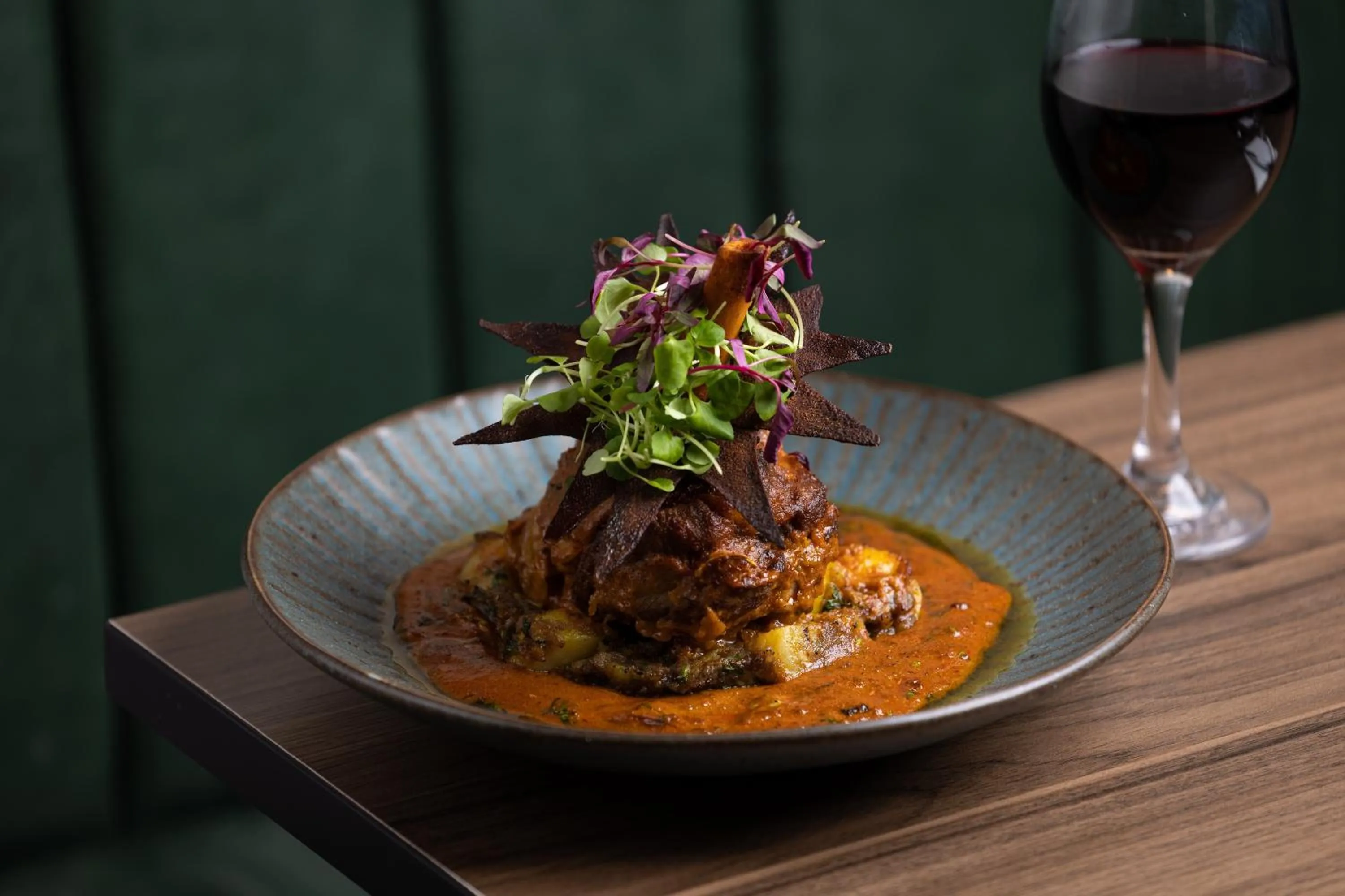 Food and drinks in Holiday Inn London Gatwick - Worth by IHG