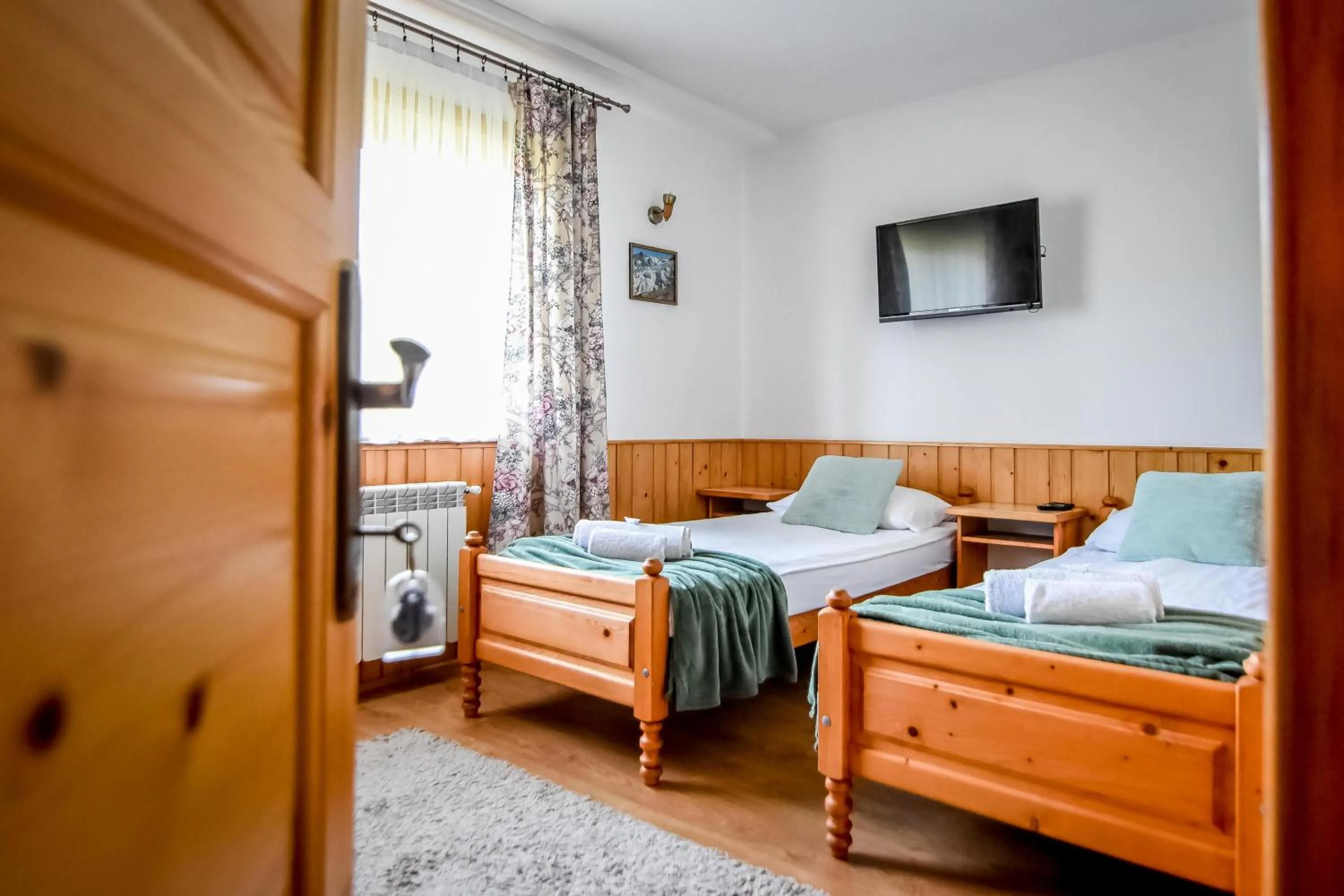 Photo of the whole room, Bed in U Króla