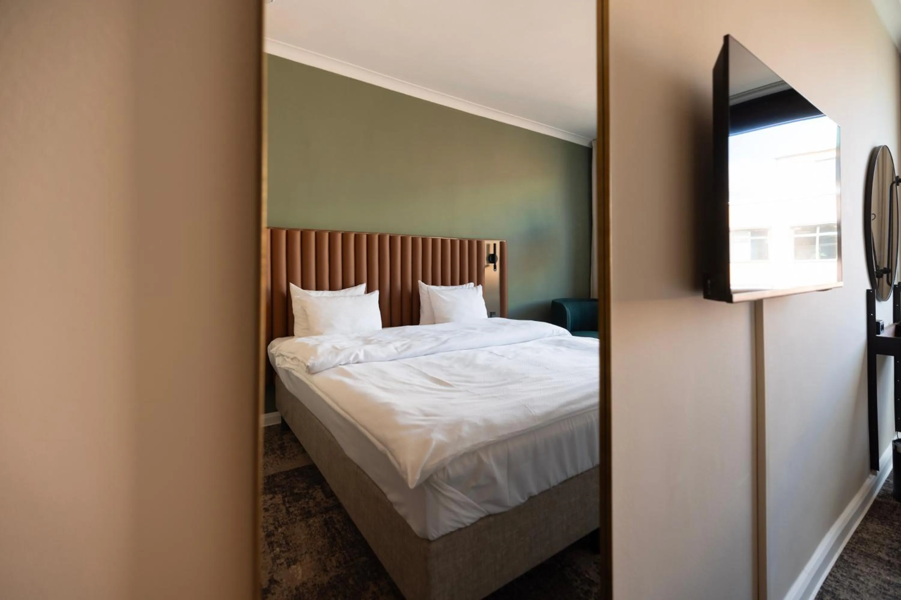 Bedroom, Bed in Imperial Hotel