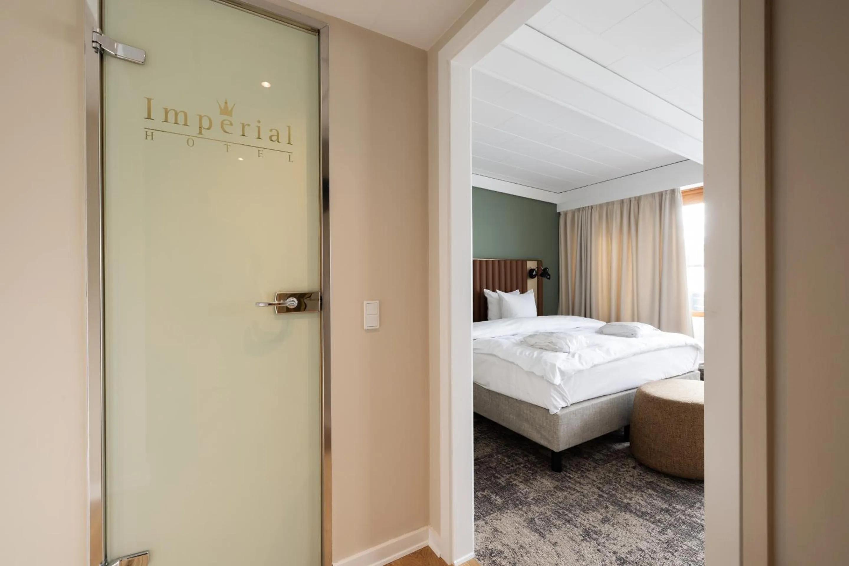 Bedroom, Bed in Imperial Hotel