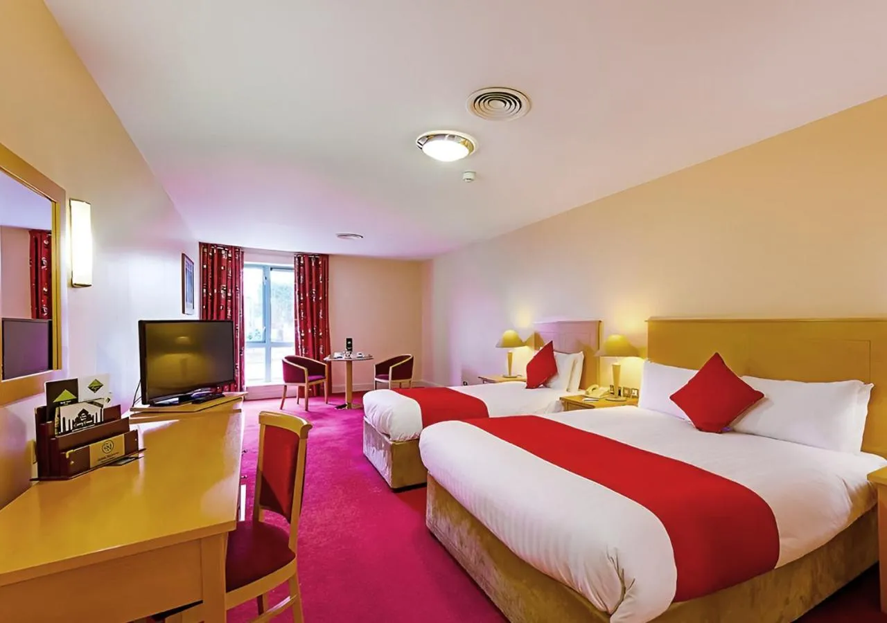 Bedroom, Bed in Great National South Court Hotel