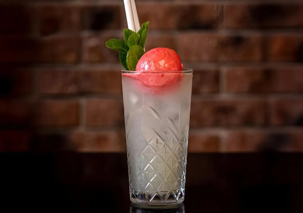 Drinks in Great National South Court Hotel