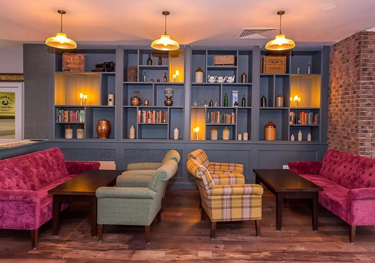 Restaurant/places to eat in Great National South Court Hotel