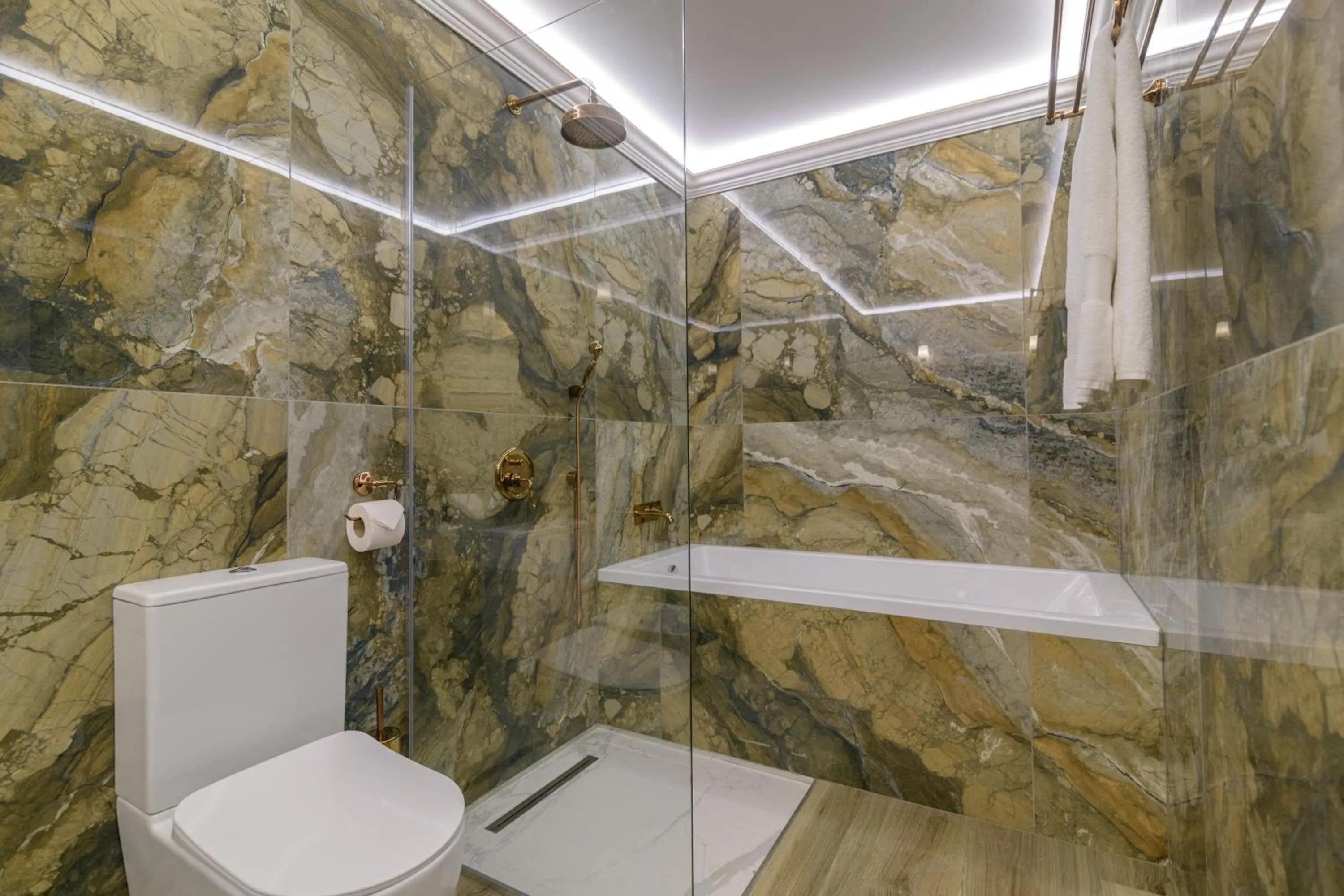 Shower in ECO Therma Village - Mineral Pool & SPA & All Inclusive