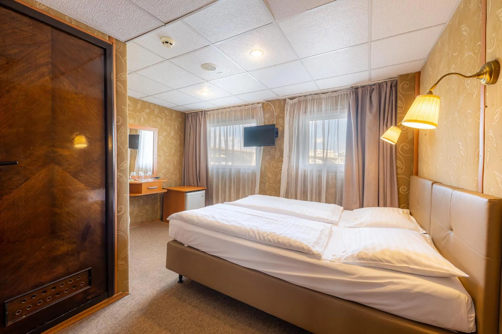 Bed in Grand Jules - Boat Hotel