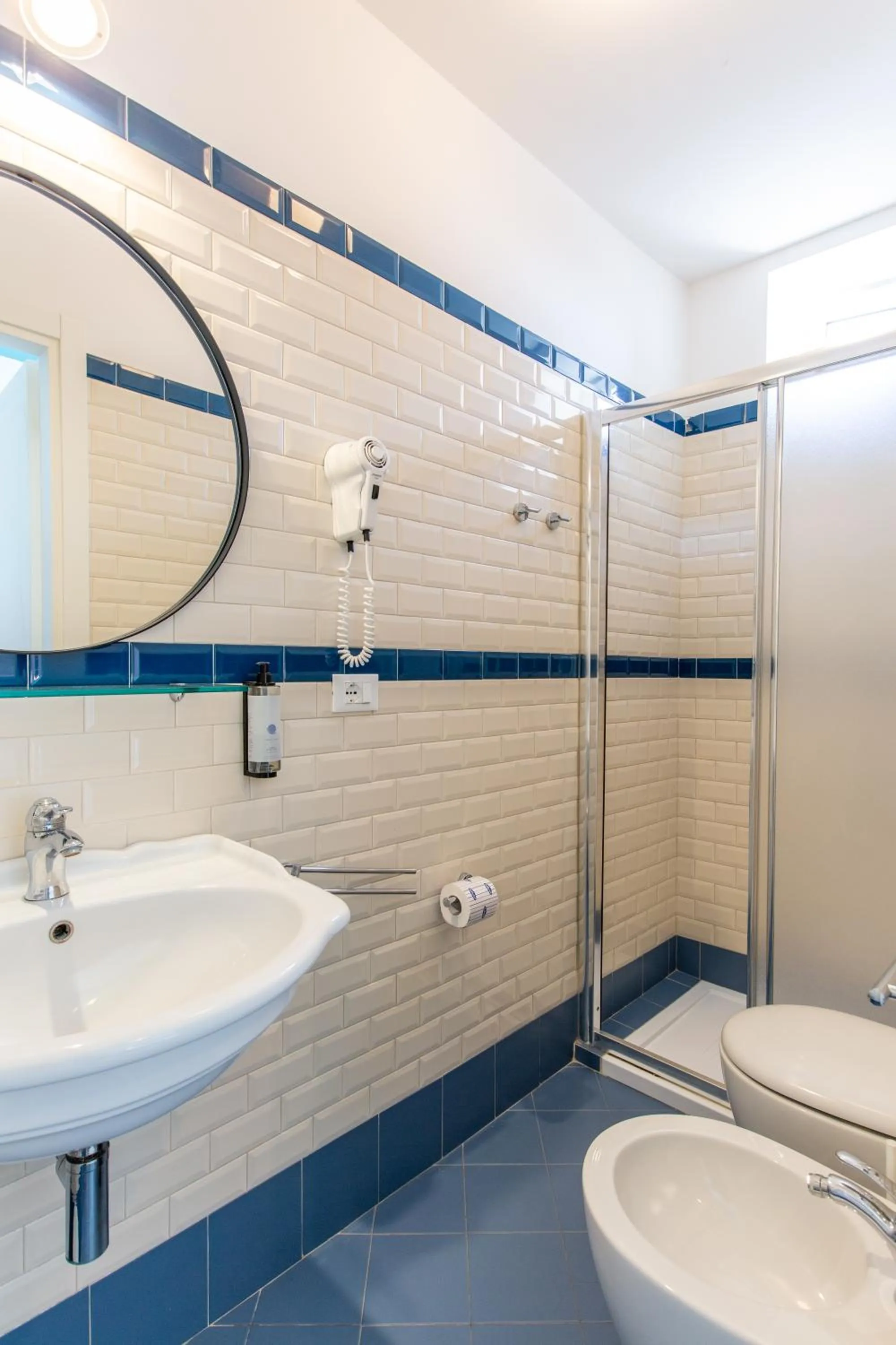 Toilet in Hotel Belvedere Rimini