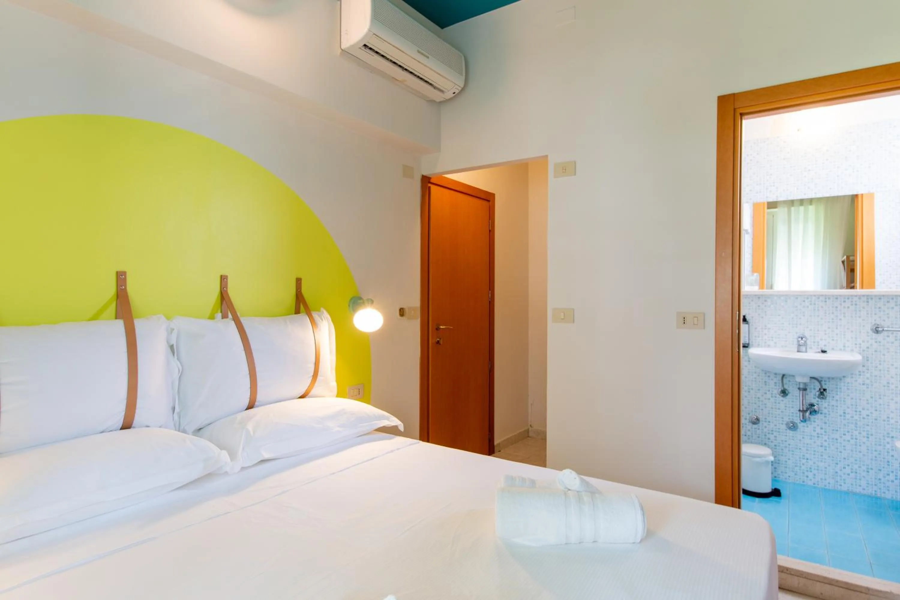 Bathroom, Bed in Hotel Belvedere Rimini