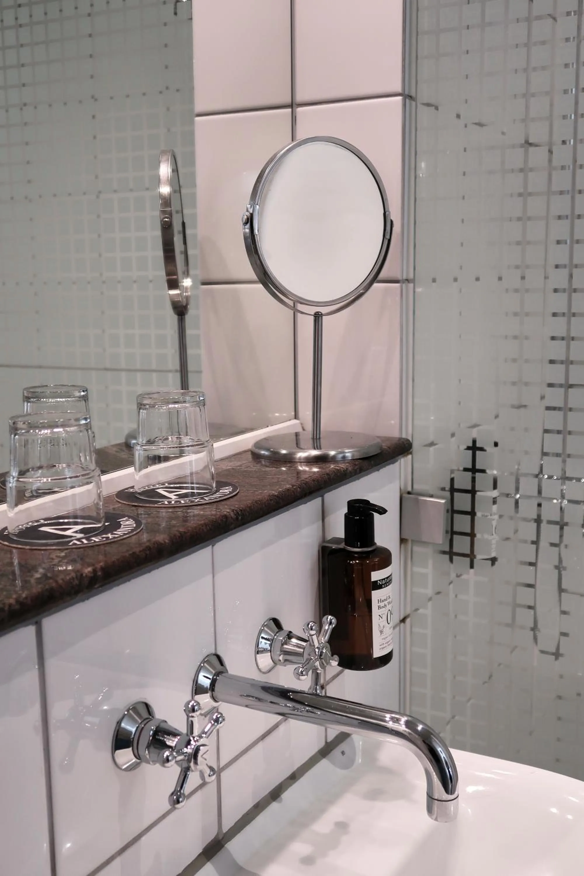 Toilet in Hotel Alexandra