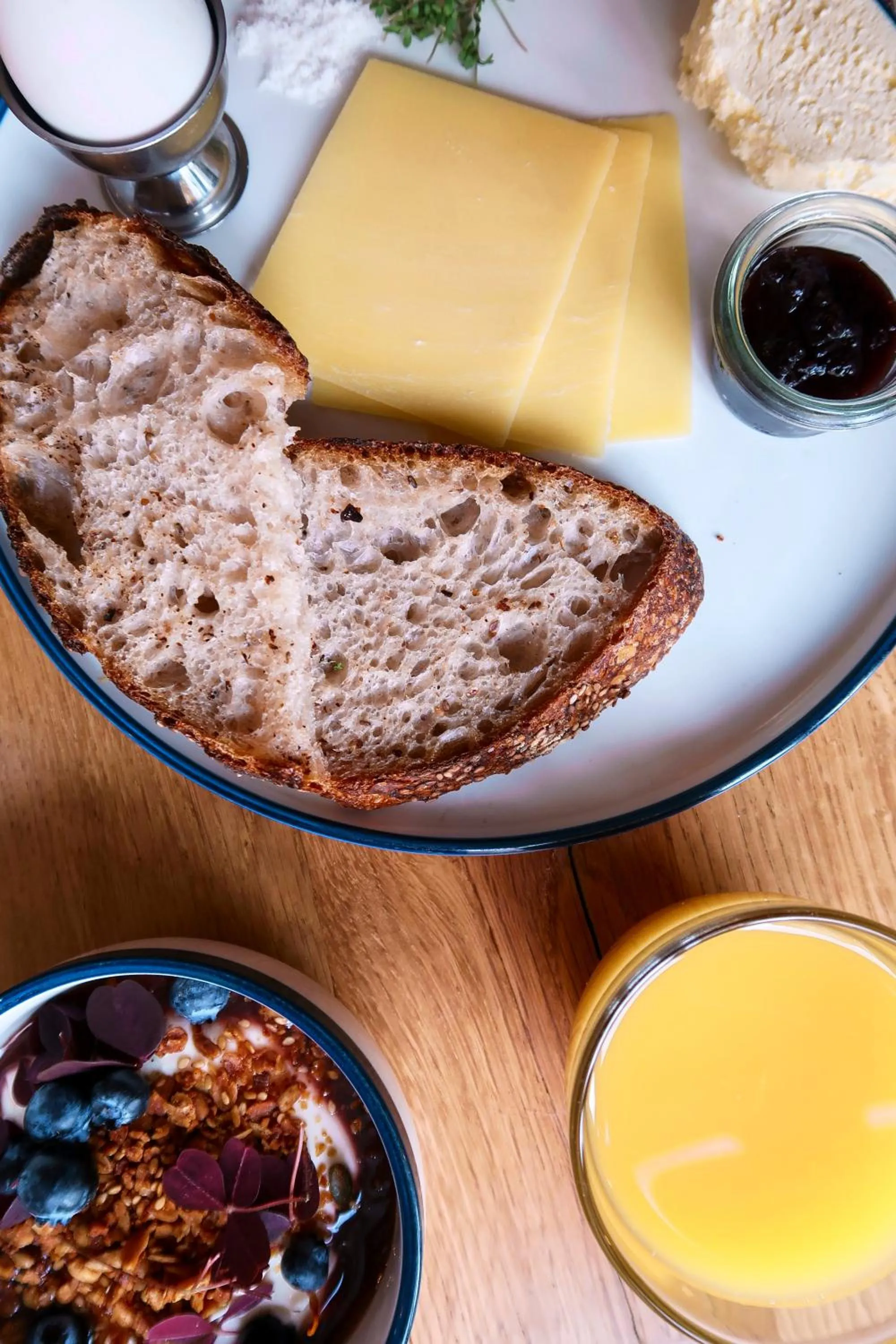 Restaurant/places to eat in Hotel Alexandra