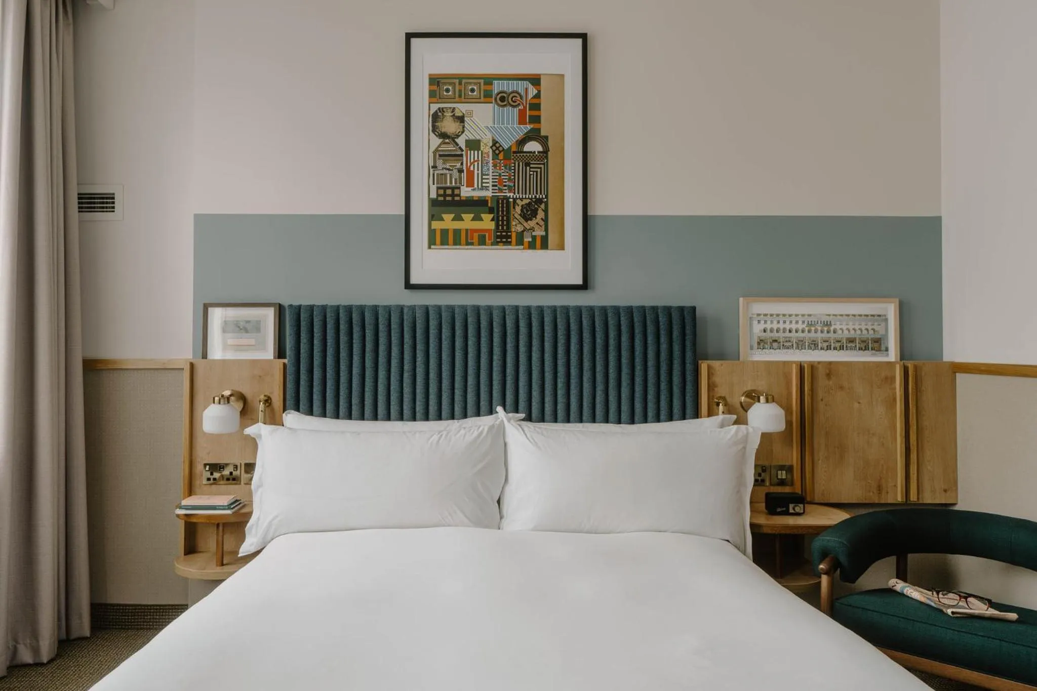 Photo of the whole room, Bed in Club Quarters Hotel St Paul's, London