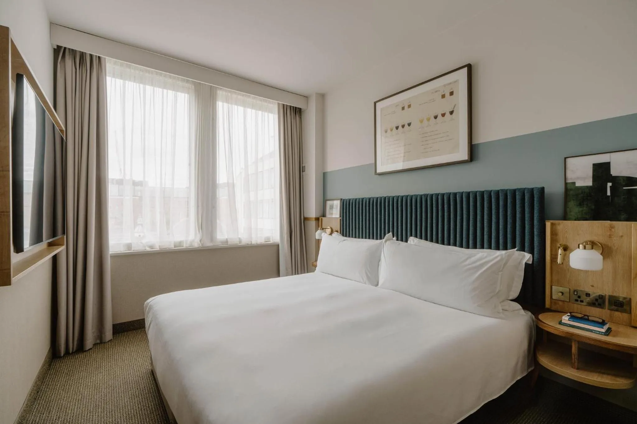 Bedroom, Bed in Club Quarters Hotel St Paul's, London