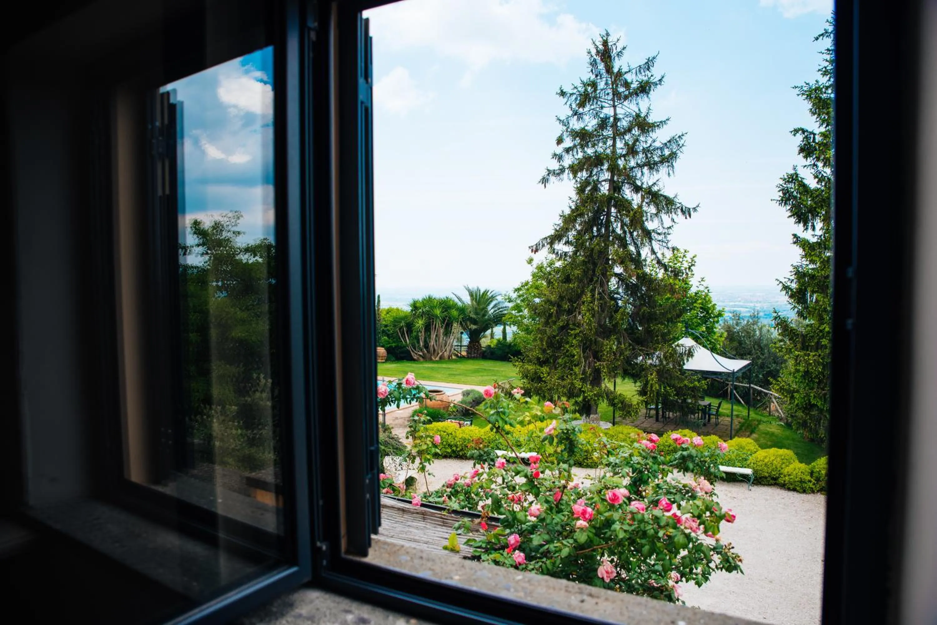 Garden view in Agriturismo Castello Santa Margherita