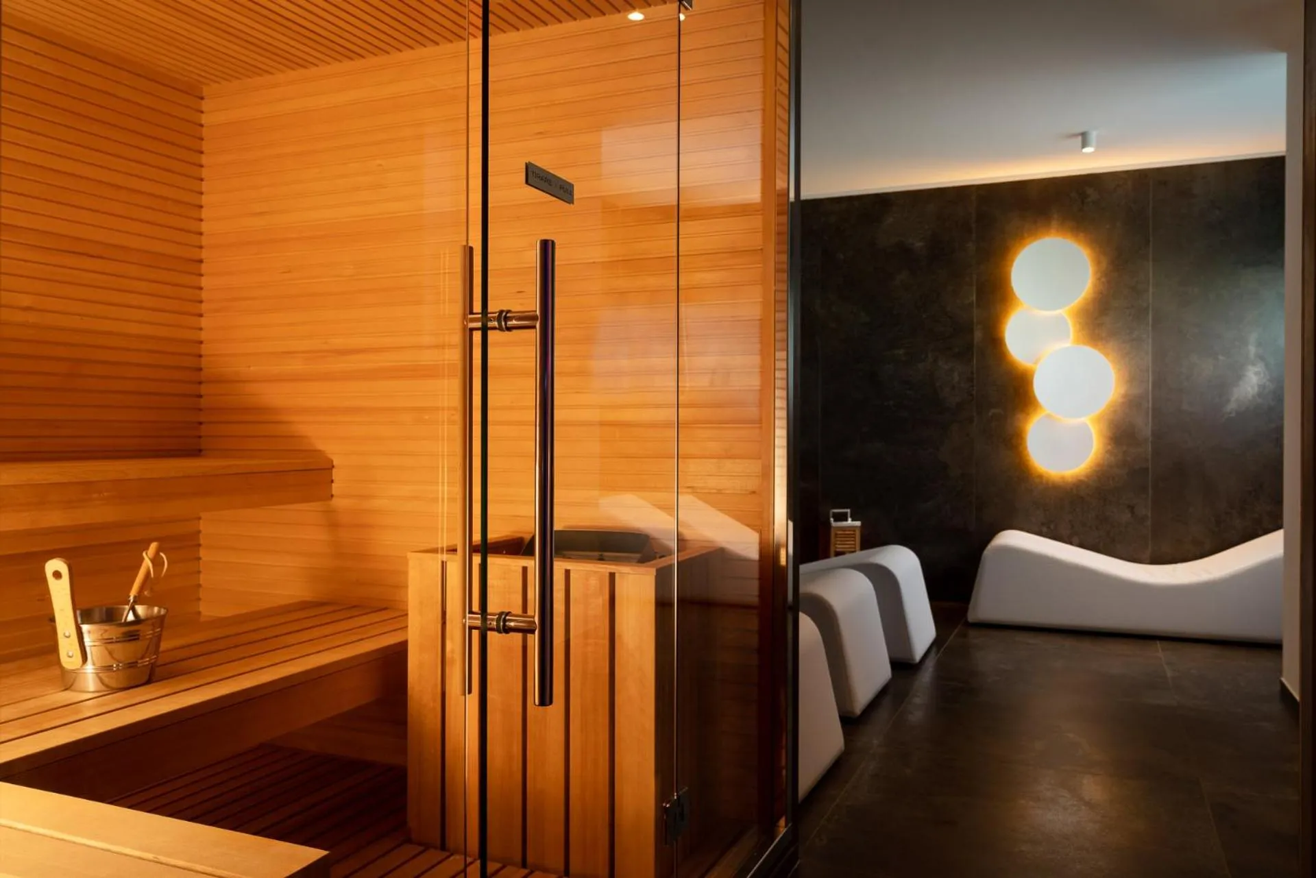 Sauna, Bed in Dan Hotel