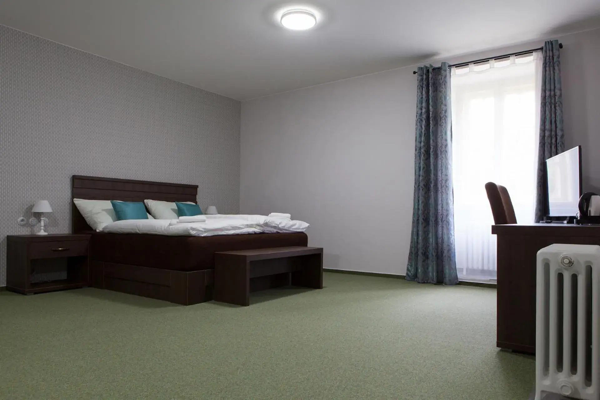 Double Room with Spa Bath - single occupancy in Villa Cafe Double Room with Spa Bath - single occupancy in Villa Cafe