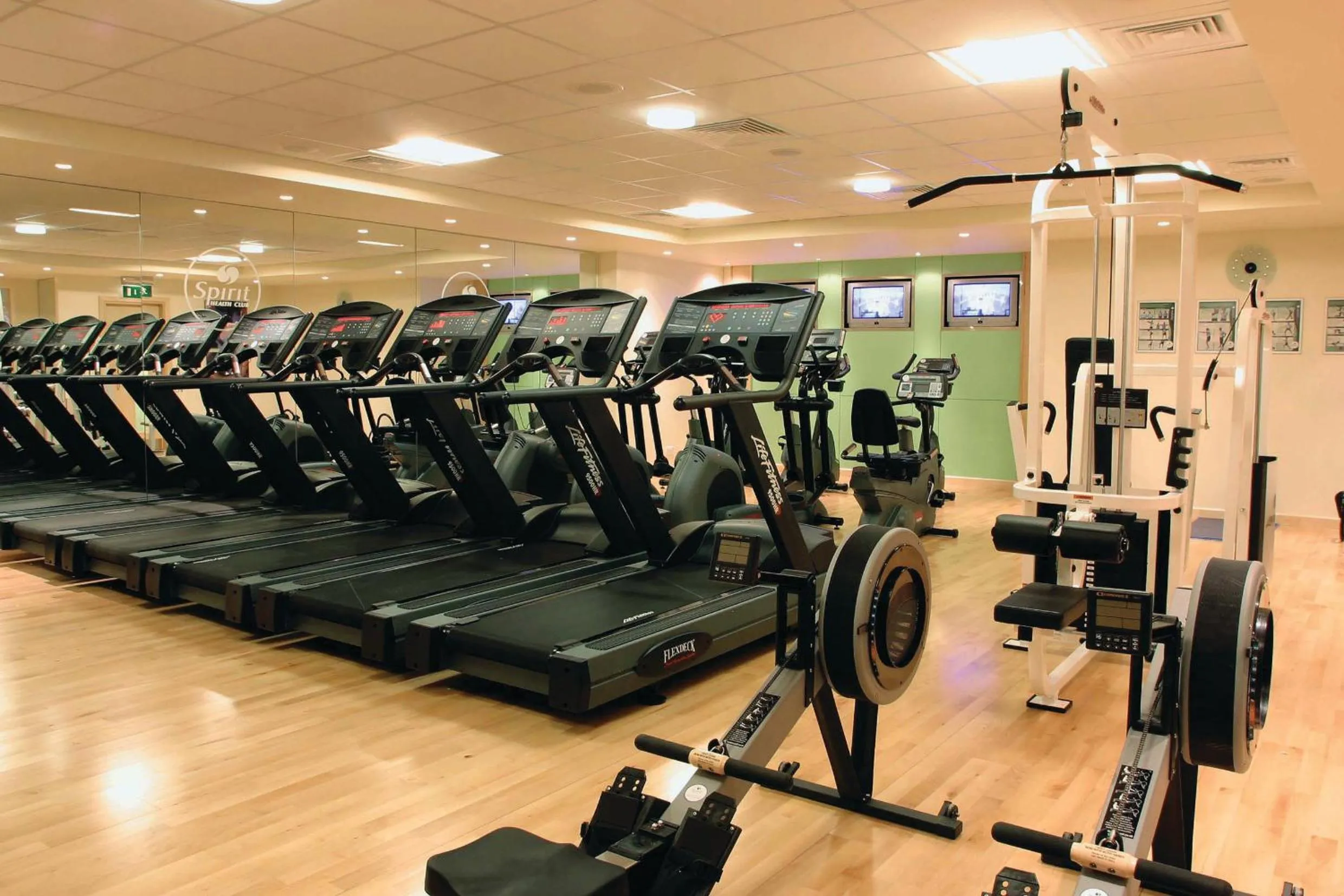 Fitness centre/facilities in Crowne Plaza Leeds by IHG