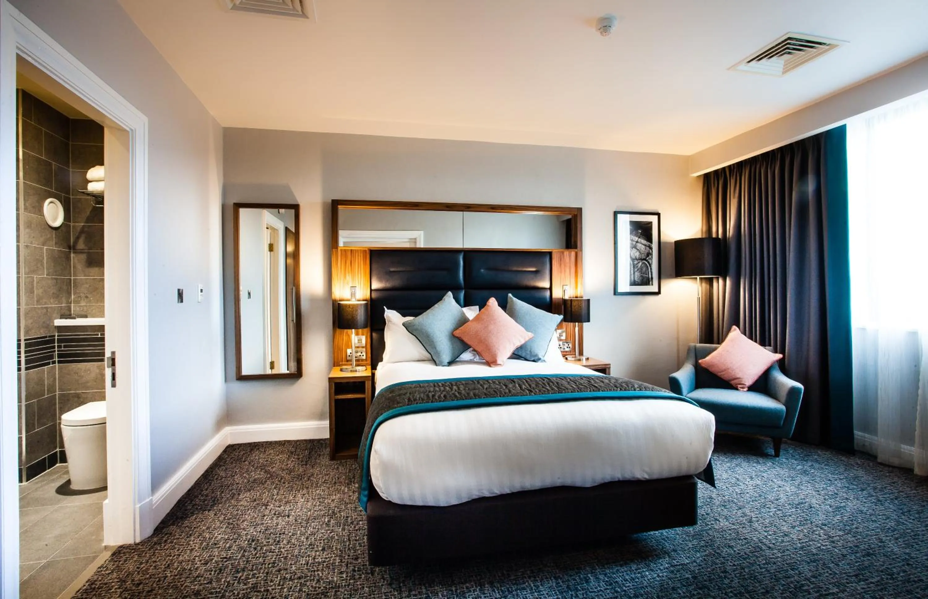 Photo of the whole room, Bed in Crowne Plaza Leeds by IHG