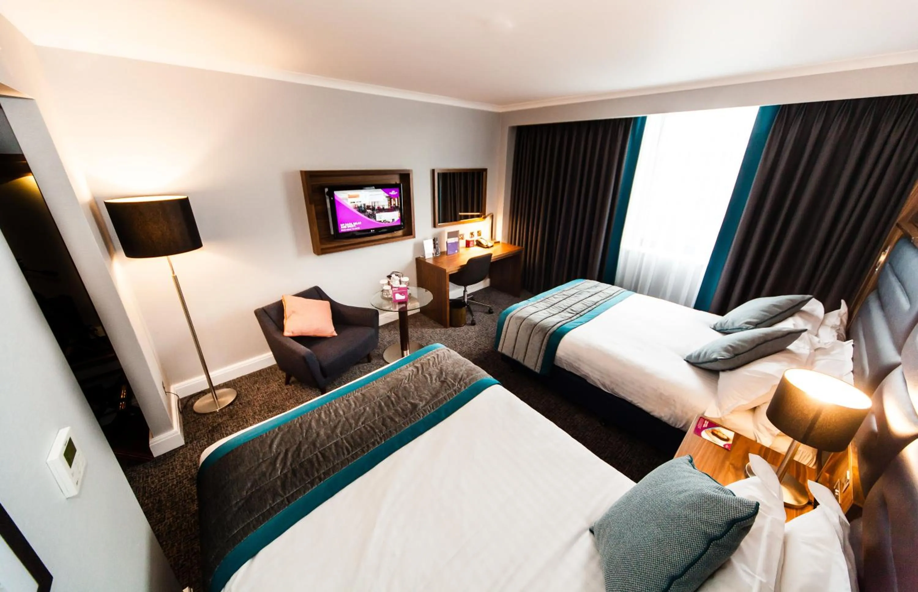 Photo of the whole room, Bed in Crowne Plaza Leeds by IHG