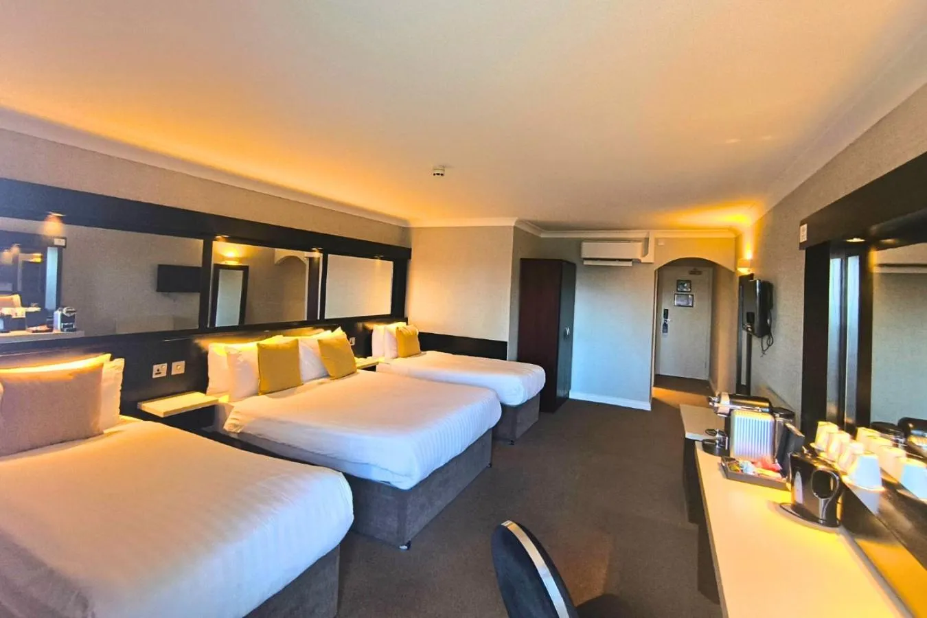 Bed in Flannery's Hotel