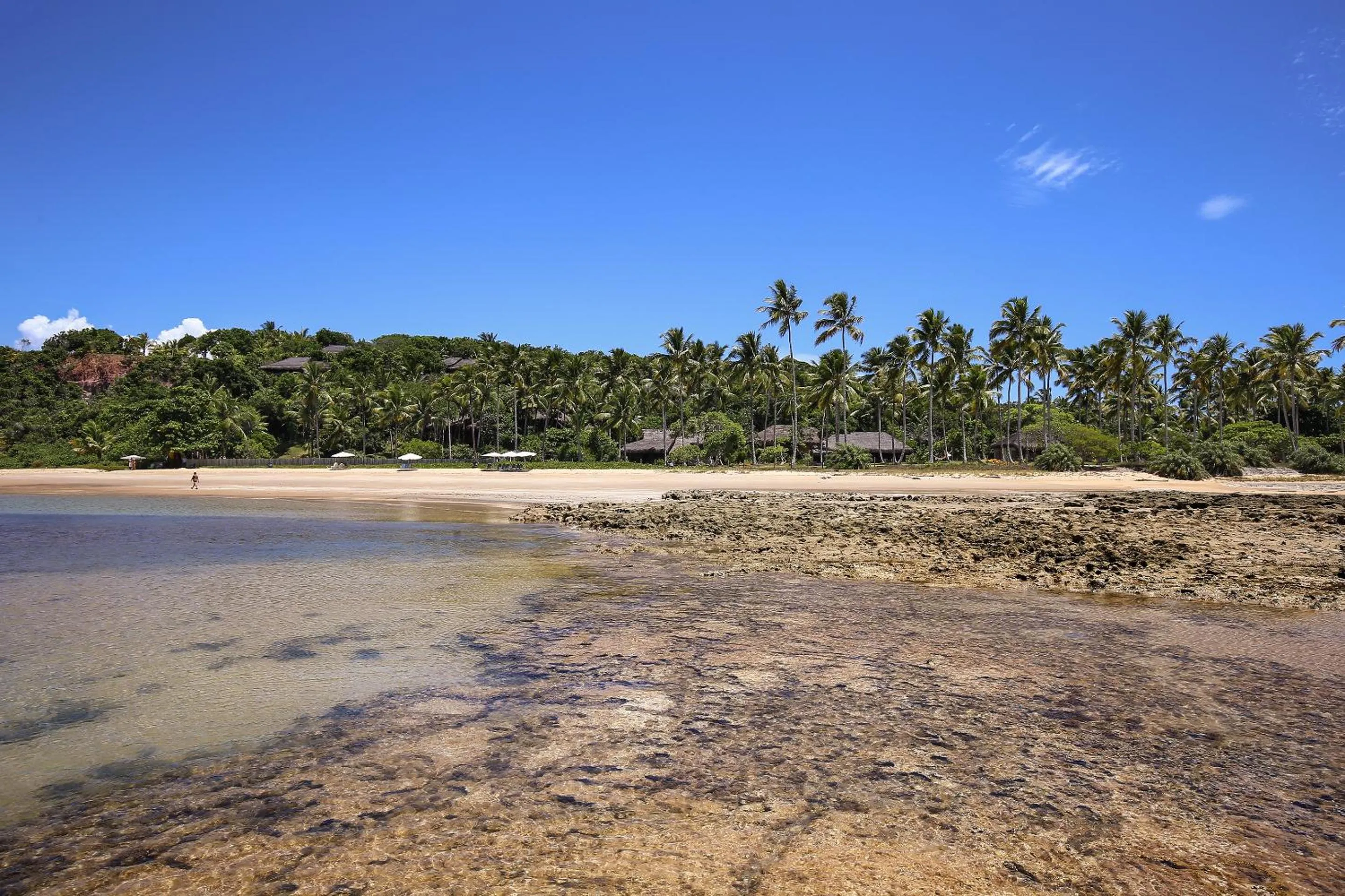 Beach in Charmoso bangalô balinês pé na areia Outeiro das Brisas
