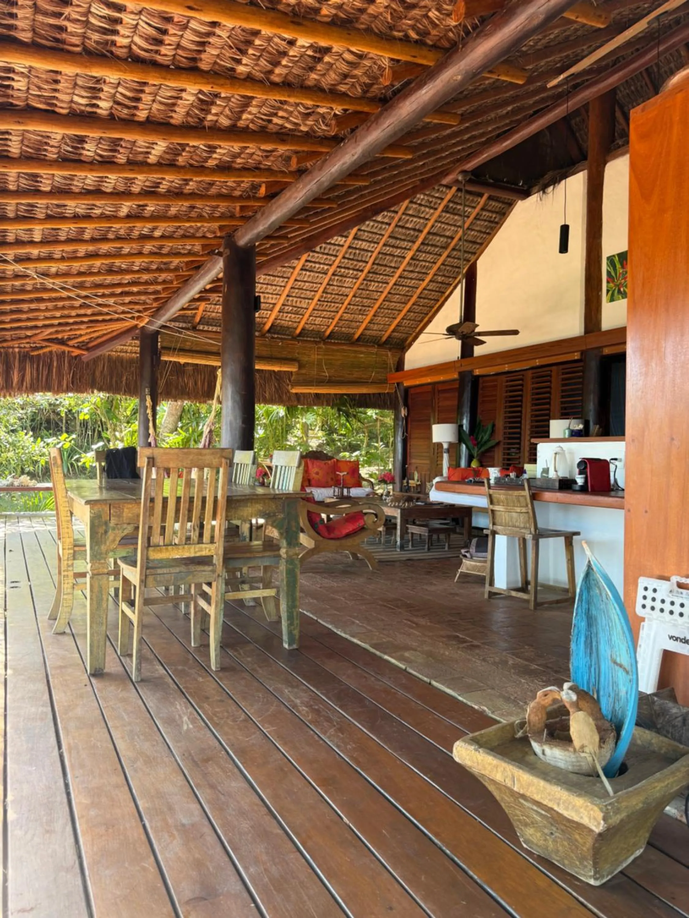 Patio in Charmoso bangalô balinês pé na areia Outeiro das Brisas