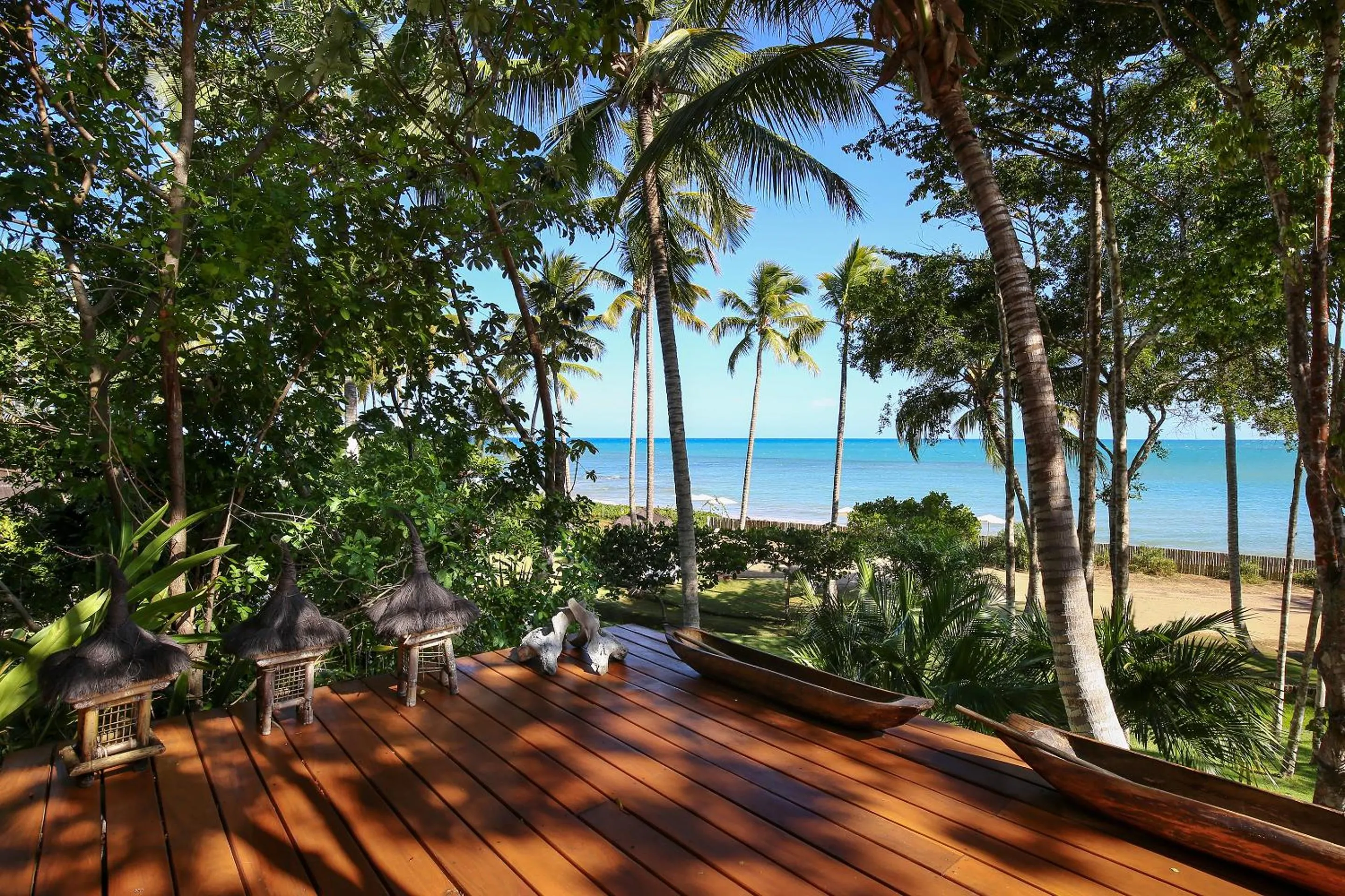 Sea view in Charmoso bangalô balinês pé na areia Outeiro das Brisas