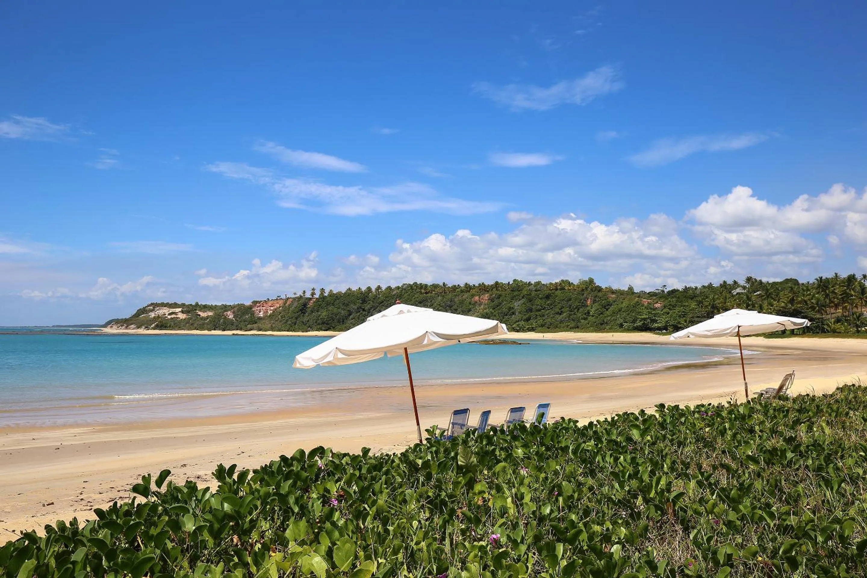 Beach in Charmoso bangalô balinês pé na areia Outeiro das Brisas
