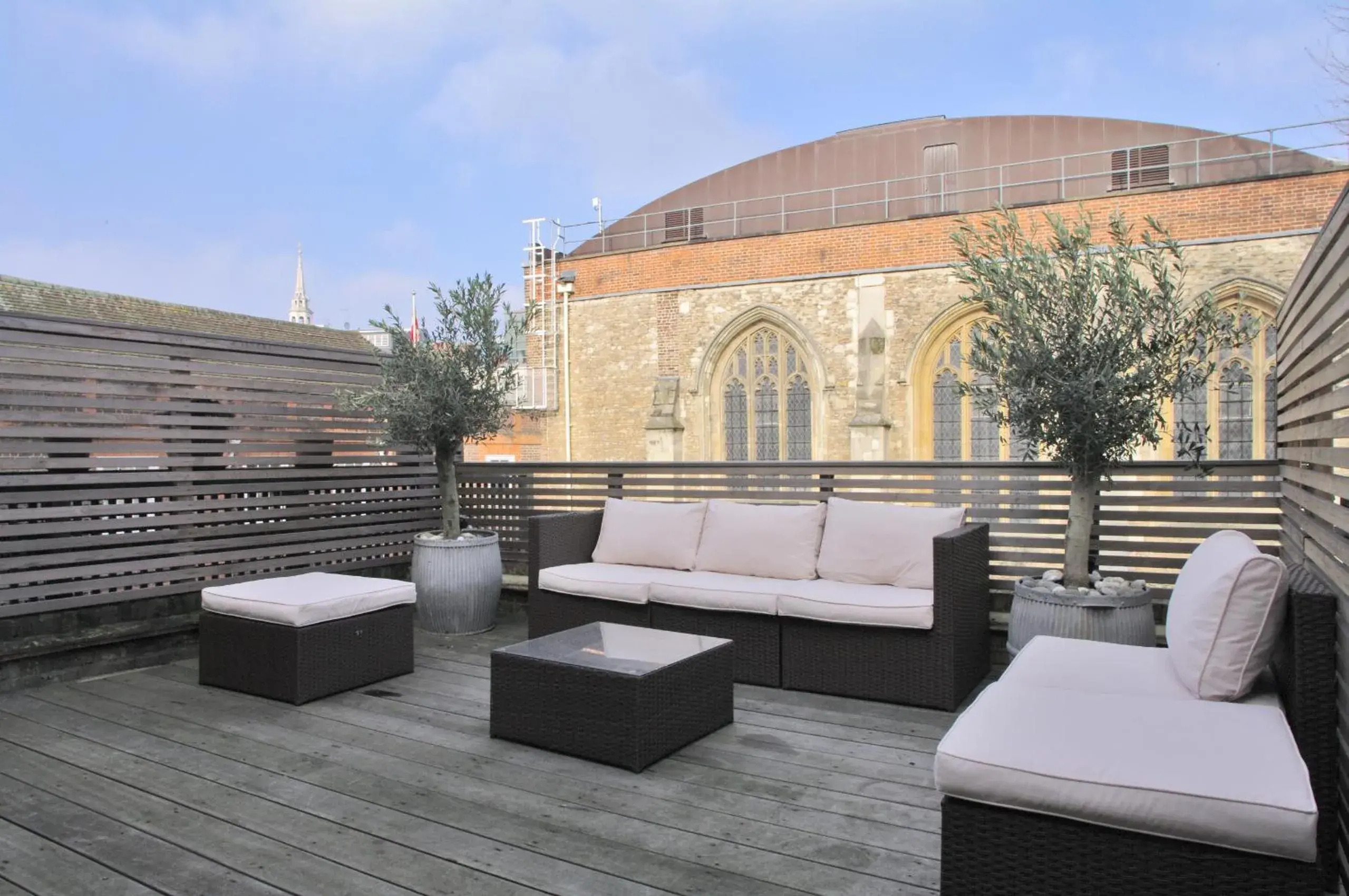 Elegant Clerkenwell Apartment Premium Roof Terrace Elegant Clerkenwell Apartment Premium Roof Terrace