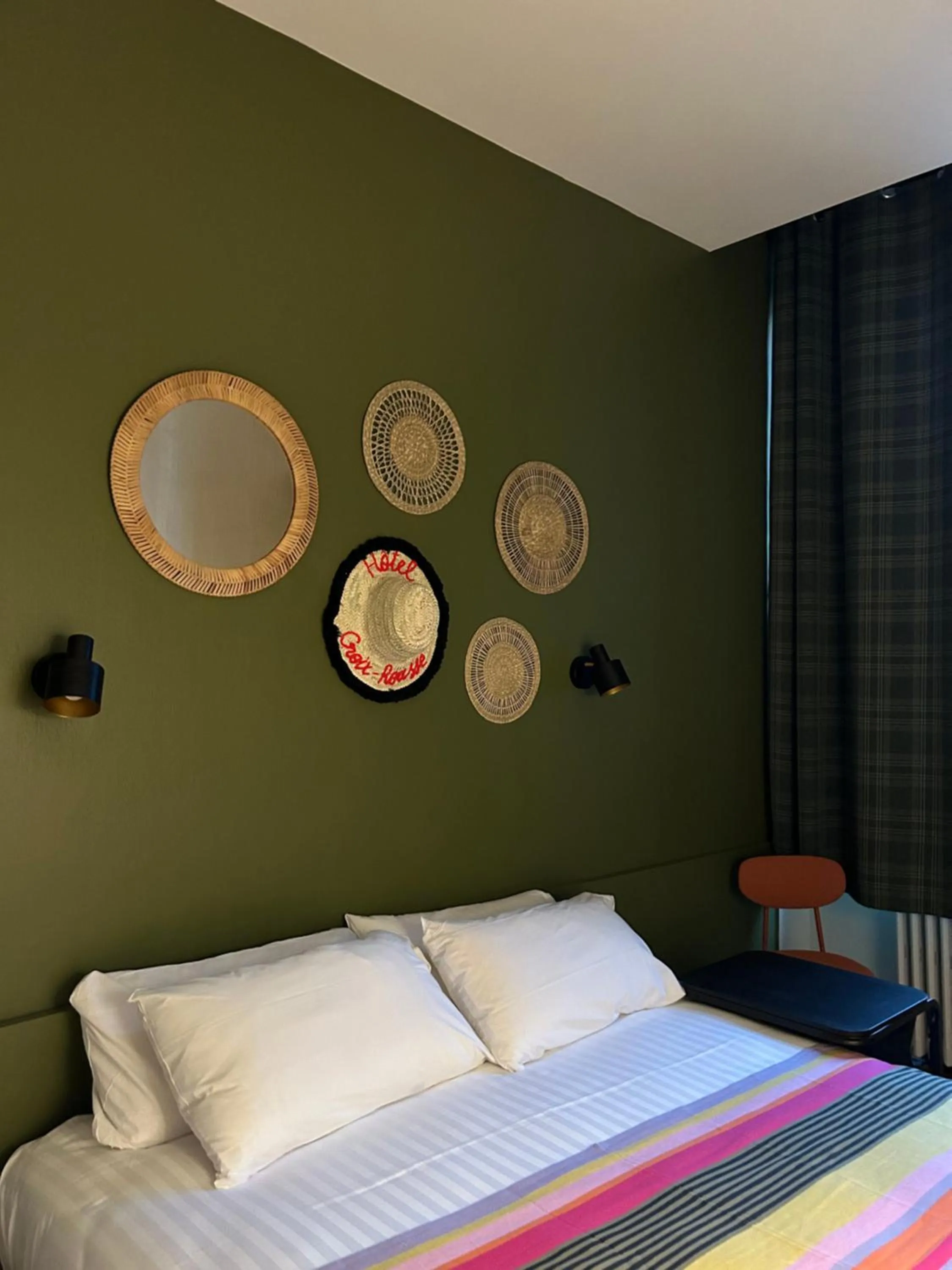 Photo of the whole room, Bed in Hôtel de la Croix-Rousse