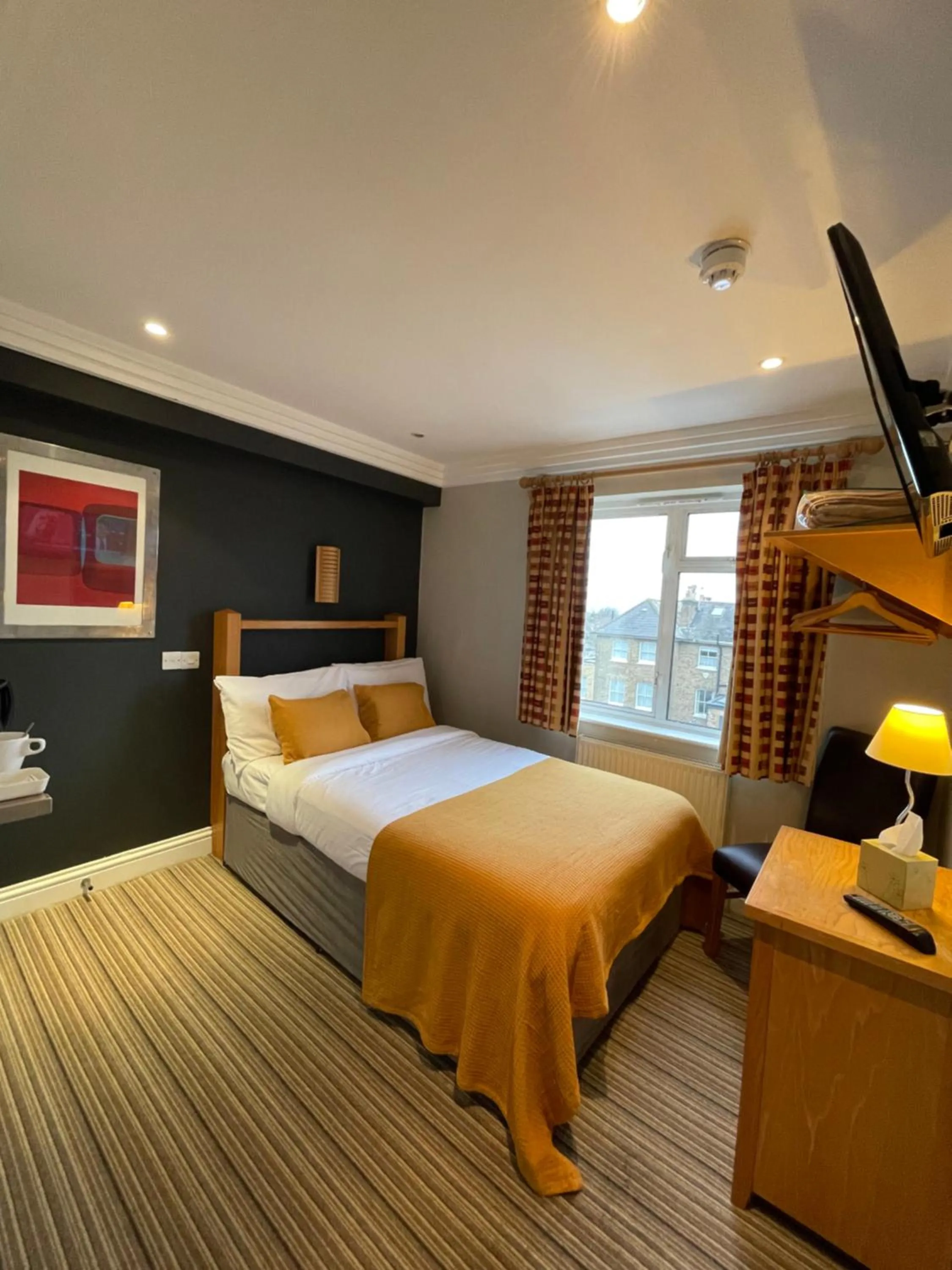 Bedroom, Bed in Shandon Hotel