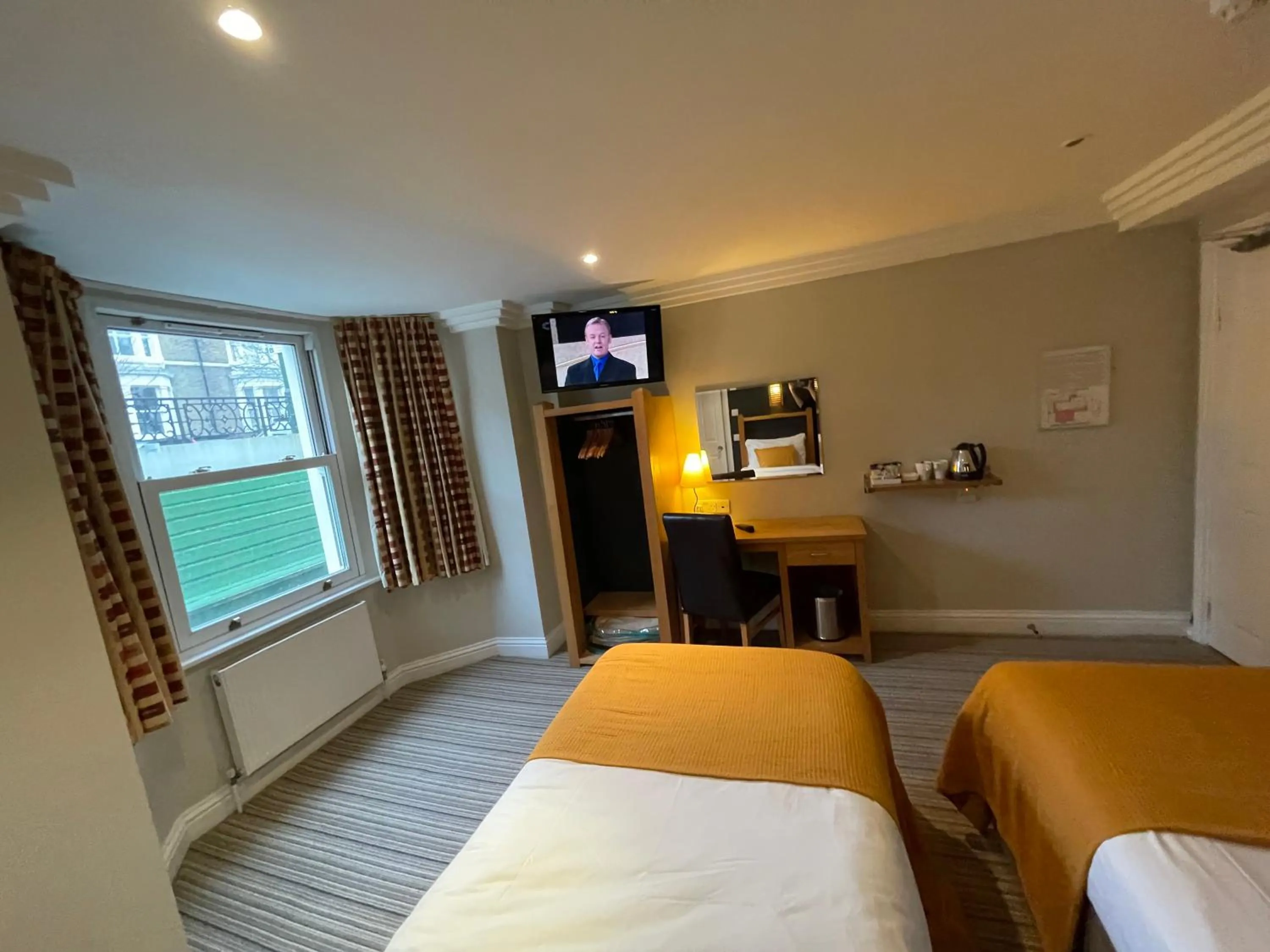 TV and multimedia, Bed in Shandon Hotel