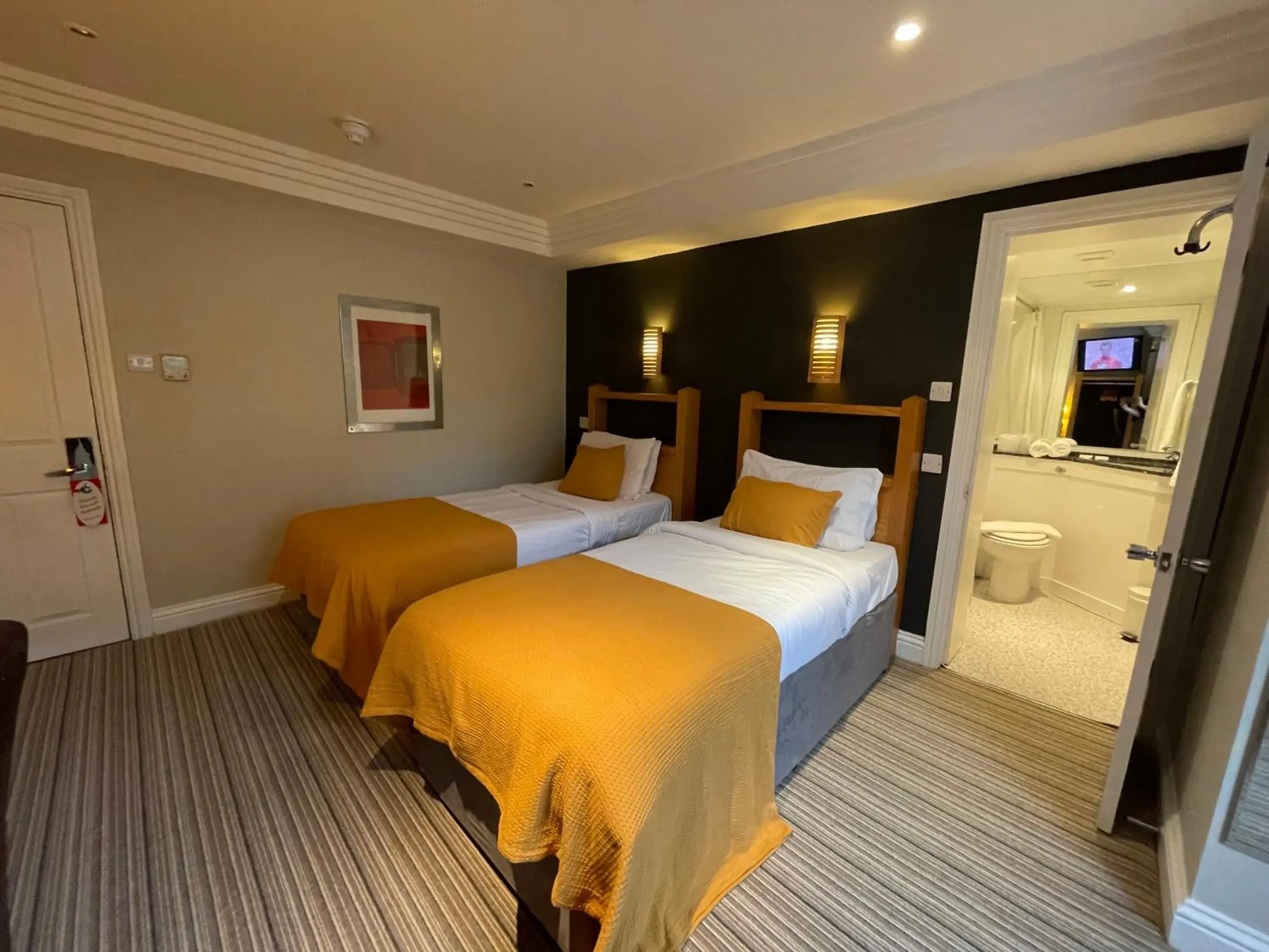 Twin Room in Shandon Hotel Twin Room in Shandon Hotel